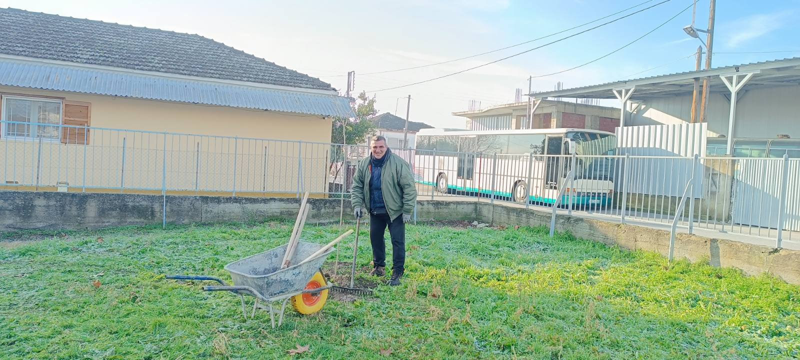 1ο Δημοτικό Σχολείο Κρύας Βρύσης- Περιβαλλοντική δράση δενδροφύτευσης