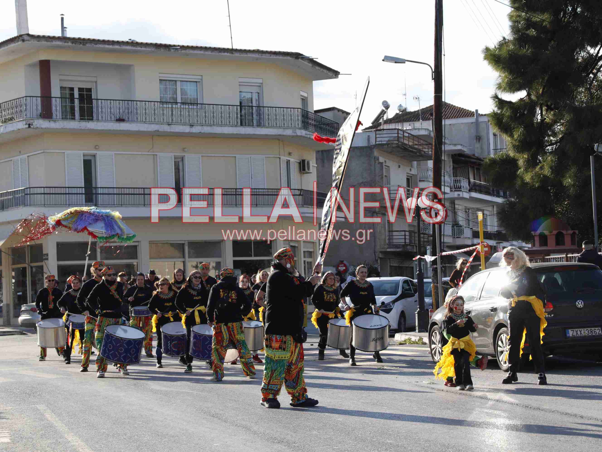 Σκυδραϊκό καρναβάλι: Η καλή και η κακή διατροφή, οι σούπερ ήρωες και ο γάμος στο χωριό η πρώτη τριάδα της παρέλασης