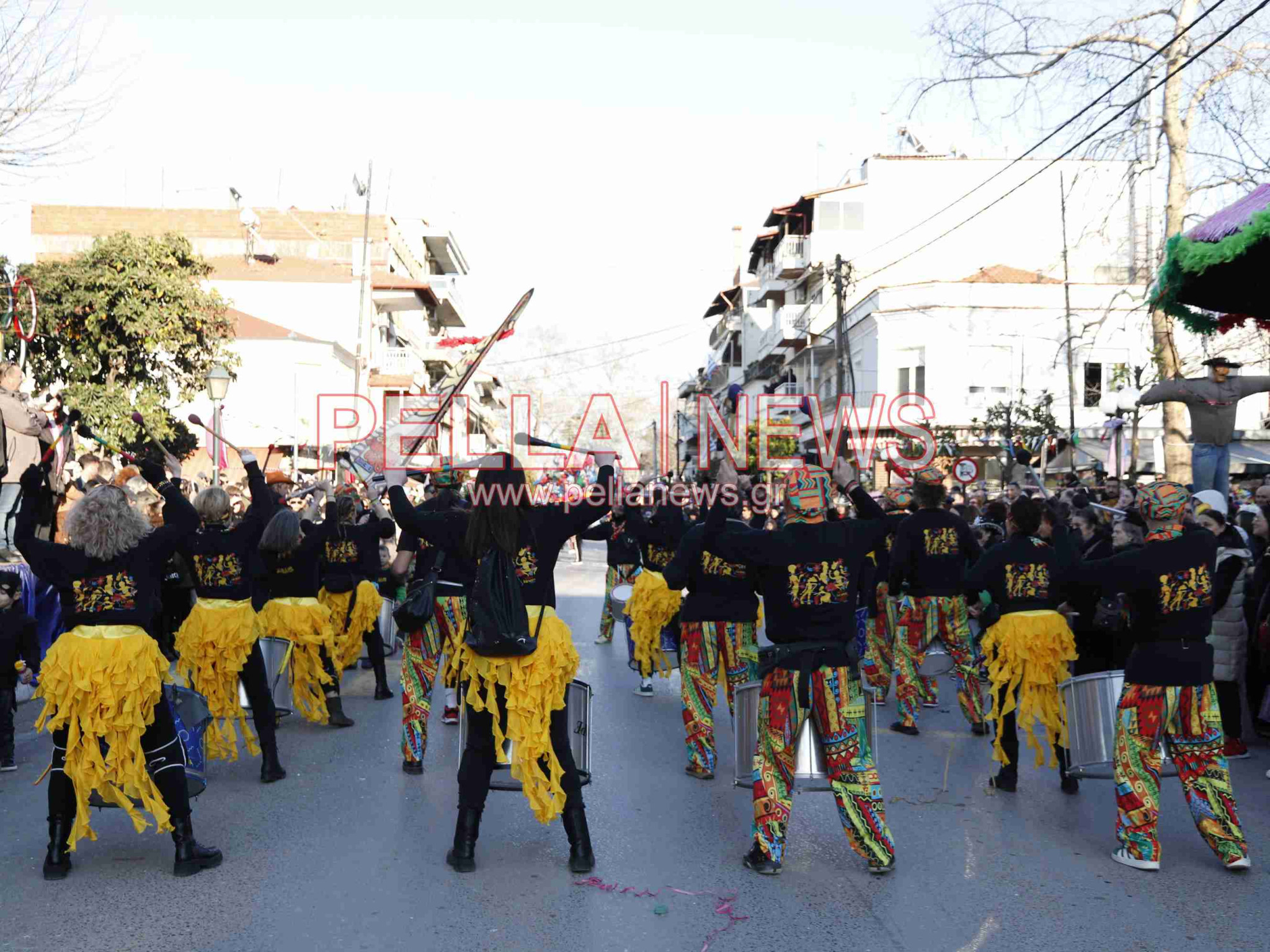 Σκυδραϊκό καρναβάλι: Η καλή και η κακή διατροφή, οι σούπερ ήρωες και ο γάμος στο χωριό η πρώτη τριάδα της παρέλασης
