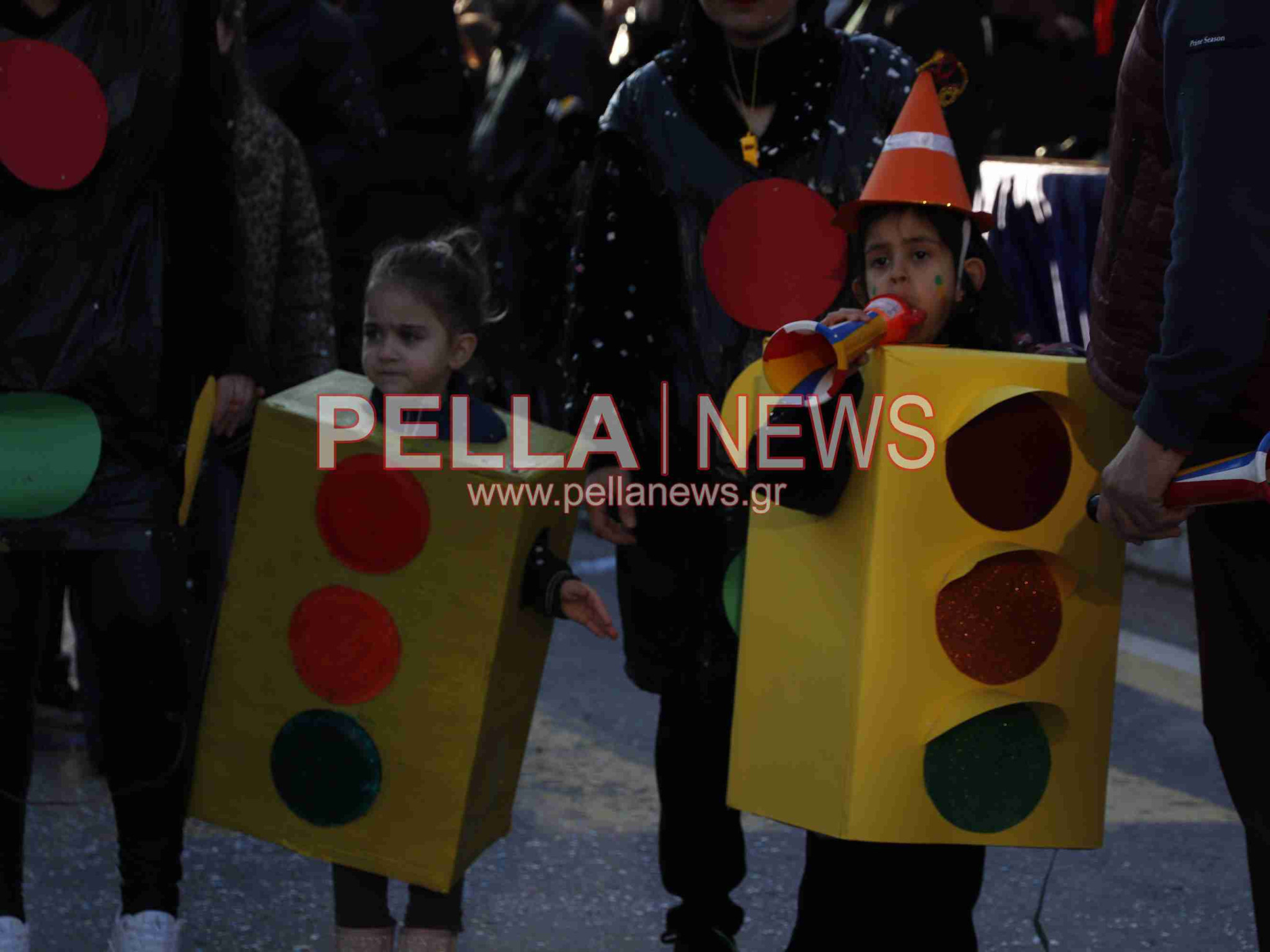 Σκυδραϊκό καρναβάλι: Η καλή και η κακή διατροφή, οι σούπερ ήρωες και ο γάμος στο χωριό η πρώτη τριάδα της παρέλασης