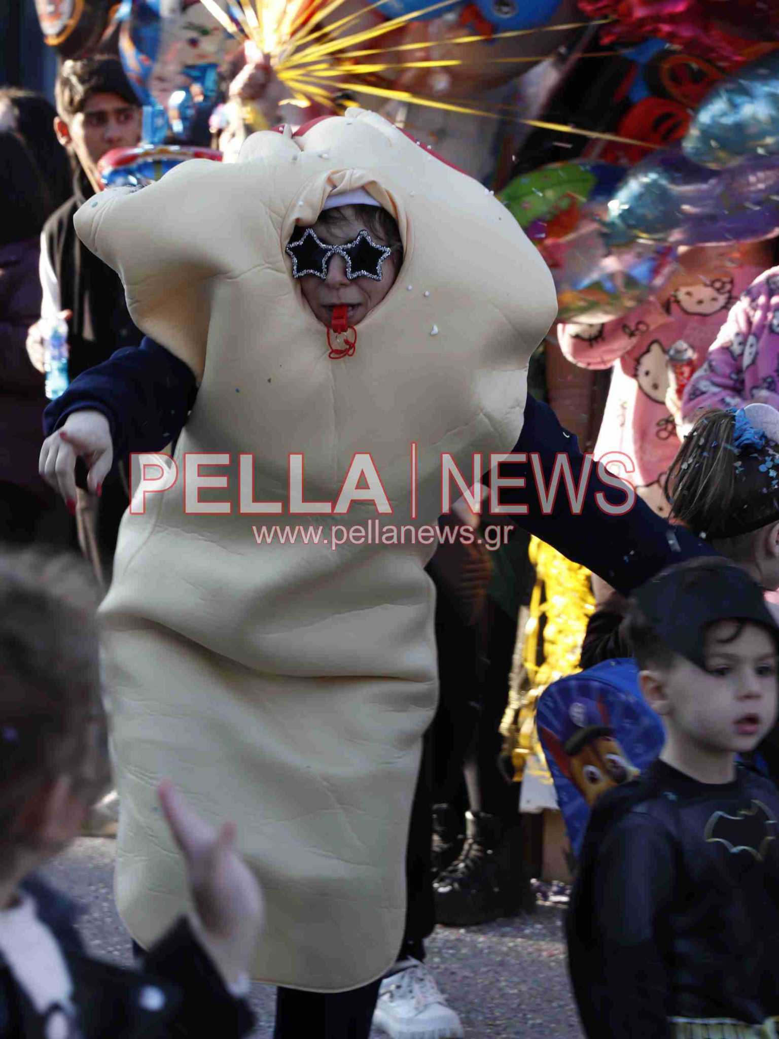 Σκυδραϊκό καρναβάλι: Η καλή και η κακή διατροφή, οι σούπερ ήρωες και ο γάμος στο χωριό η πρώτη τριάδα της παρέλασης