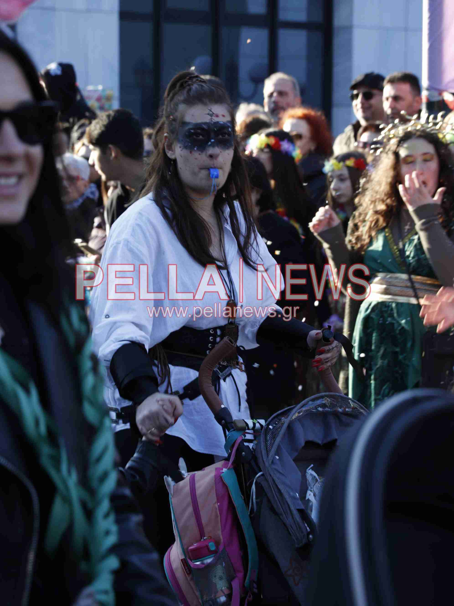 Σκυδραϊκό καρναβάλι: Η καλή και η κακή διατροφή, οι σούπερ ήρωες και ο γάμος στο χωριό η πρώτη τριάδα της παρέλασης