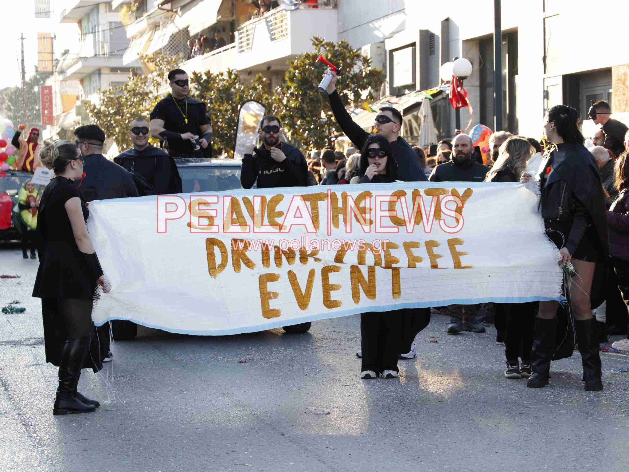 Σκυδραϊκό καρναβάλι: Η καλή και η κακή διατροφή, οι σούπερ ήρωες και ο γάμος στο χωριό η πρώτη τριάδα της παρέλασης