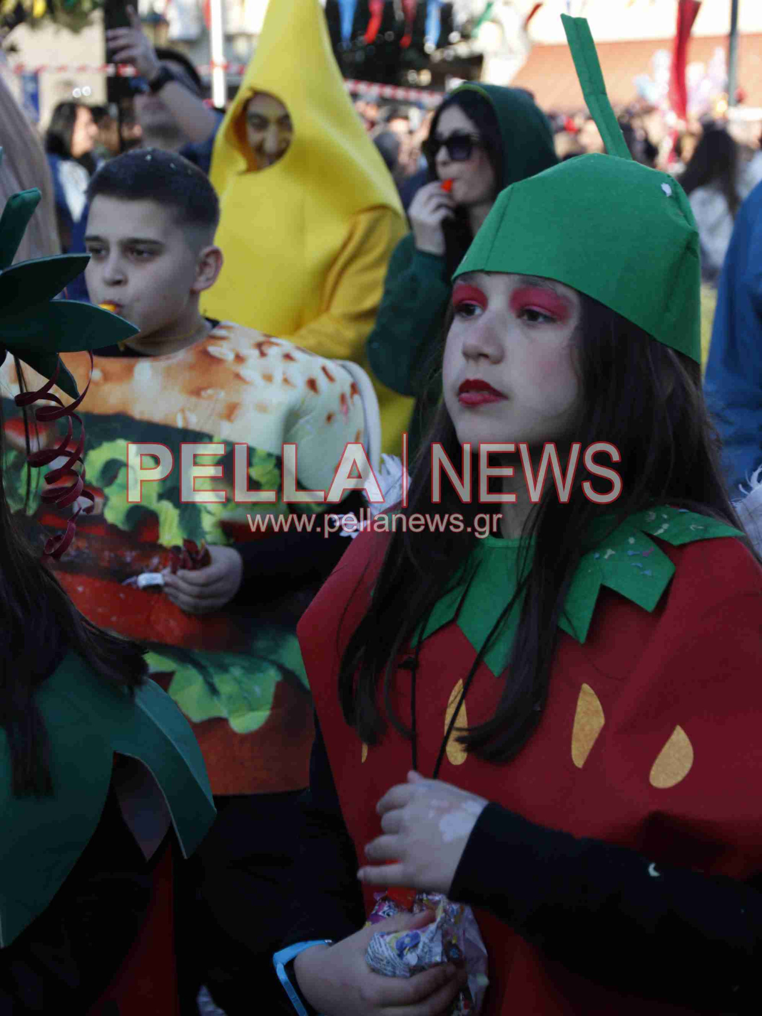 Σκυδραϊκό καρναβάλι: Η καλή και η κακή διατροφή, οι σούπερ ήρωες και ο γάμος στο χωριό η πρώτη τριάδα της παρέλασης