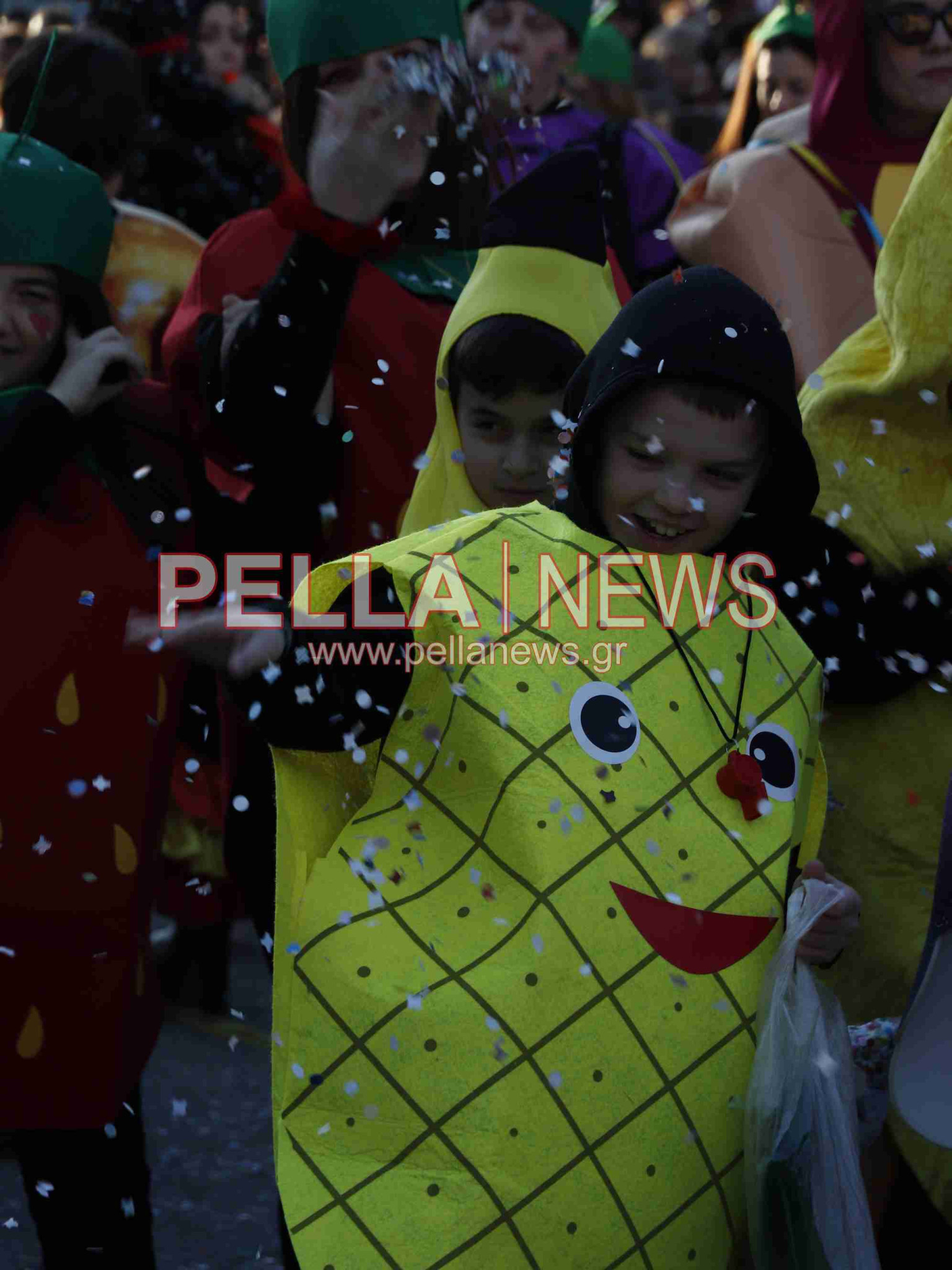 Σκυδραϊκό καρναβάλι: Η καλή και η κακή διατροφή, οι σούπερ ήρωες και ο γάμος στο χωριό η πρώτη τριάδα της παρέλασης