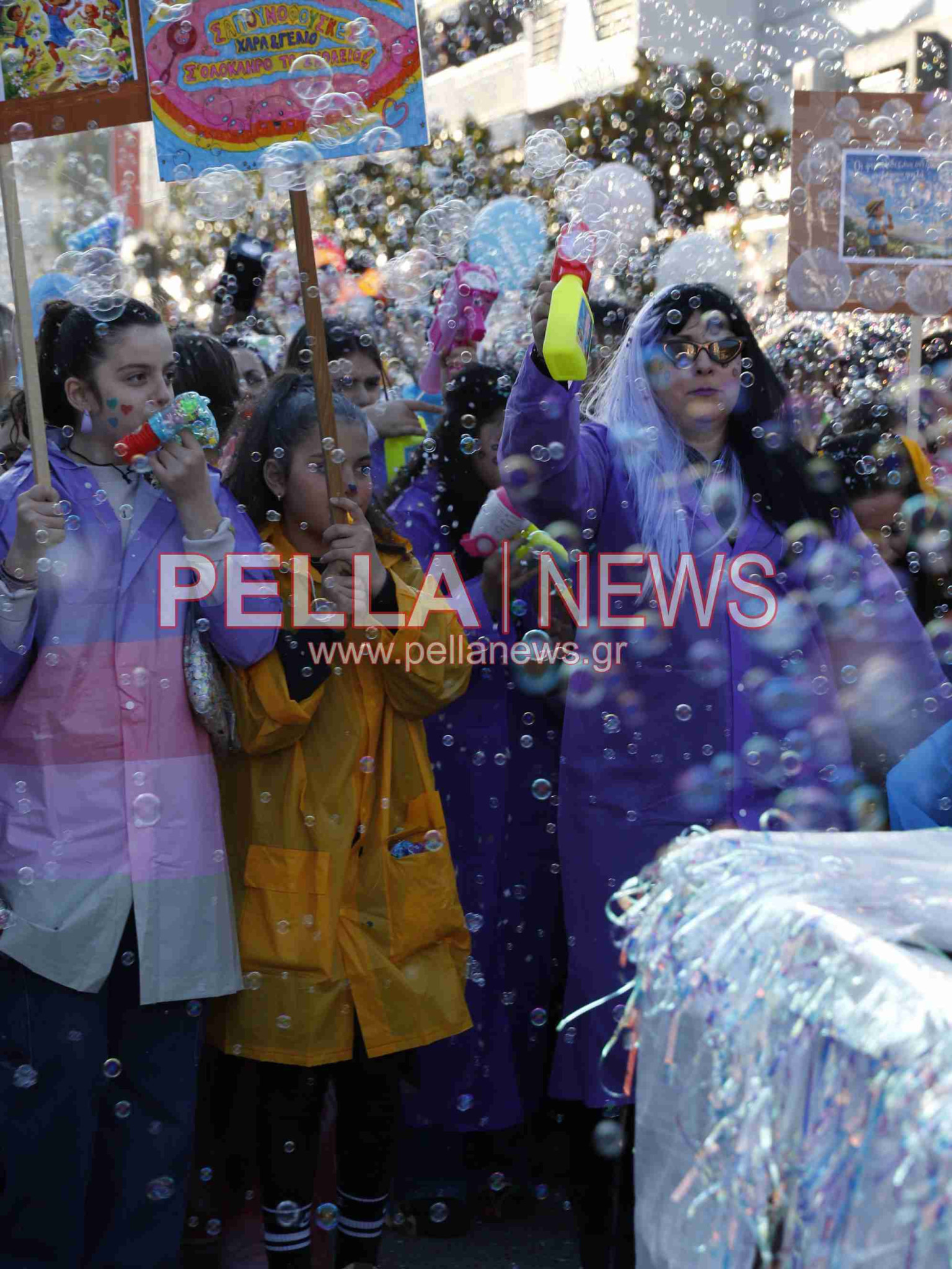 Σκυδραϊκό καρναβάλι: Η καλή και η κακή διατροφή, οι σούπερ ήρωες και ο γάμος στο χωριό η πρώτη τριάδα της παρέλασης
