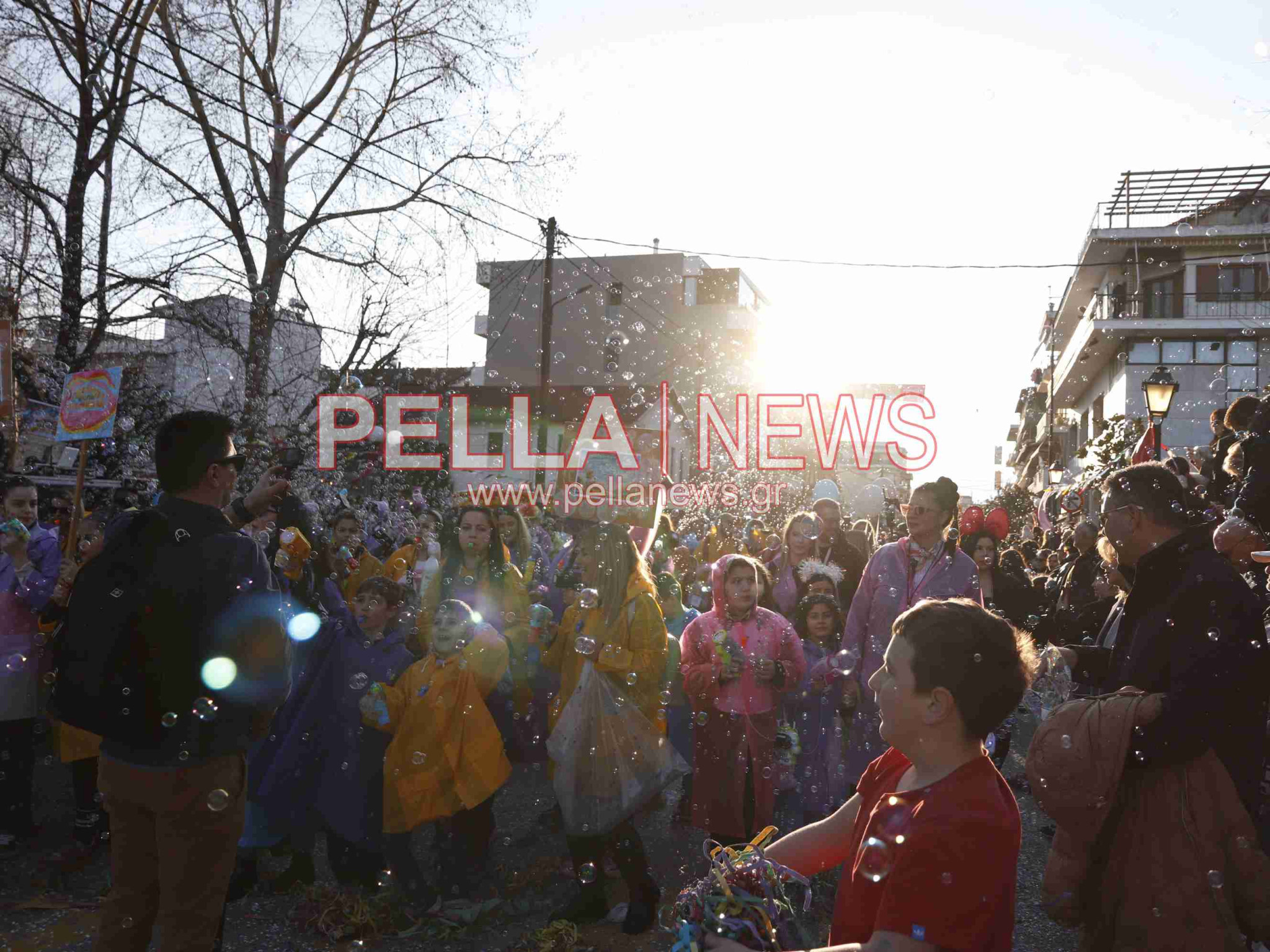 Σκυδραϊκό καρναβάλι: Η καλή και η κακή διατροφή, οι σούπερ ήρωες και ο γάμος στο χωριό η πρώτη τριάδα της παρέλασης