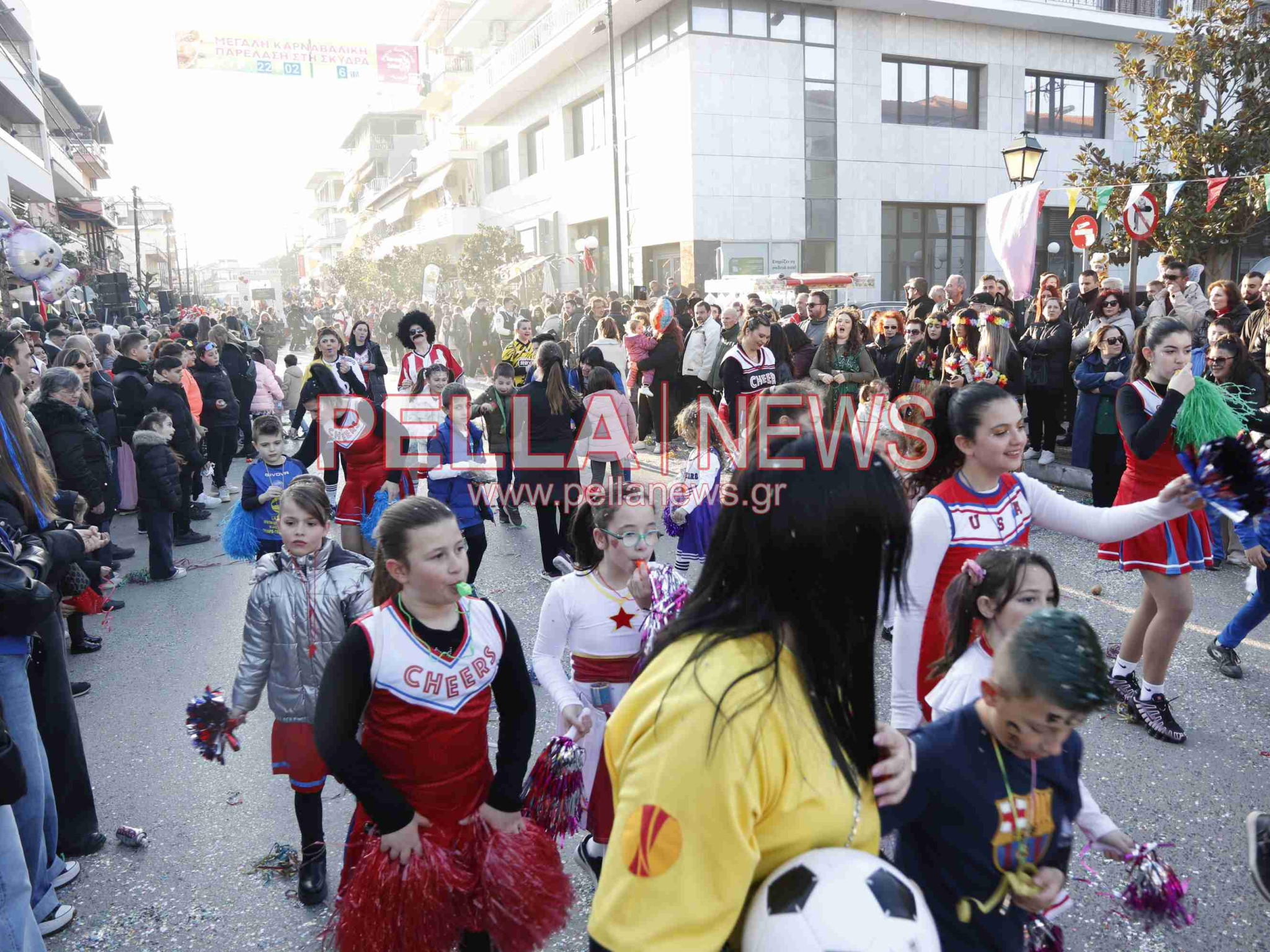 Σκυδραϊκό καρναβάλι: Η καλή και η κακή διατροφή, οι σούπερ ήρωες και ο γάμος στο χωριό η πρώτη τριάδα της παρέλασης