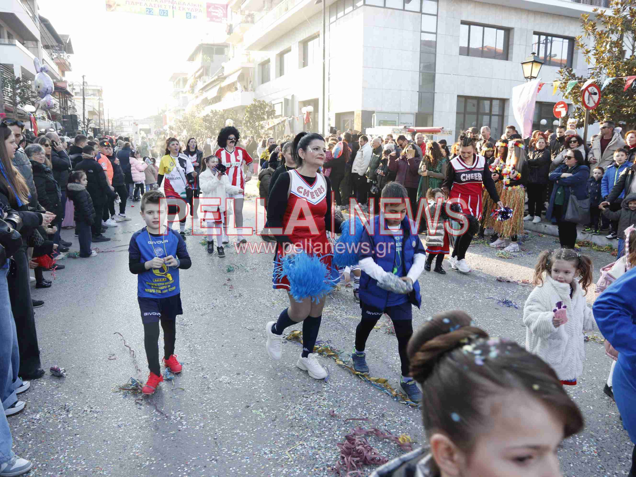 Σκυδραϊκό καρναβάλι: Η καλή και η κακή διατροφή, οι σούπερ ήρωες και ο γάμος στο χωριό η πρώτη τριάδα της παρέλασης