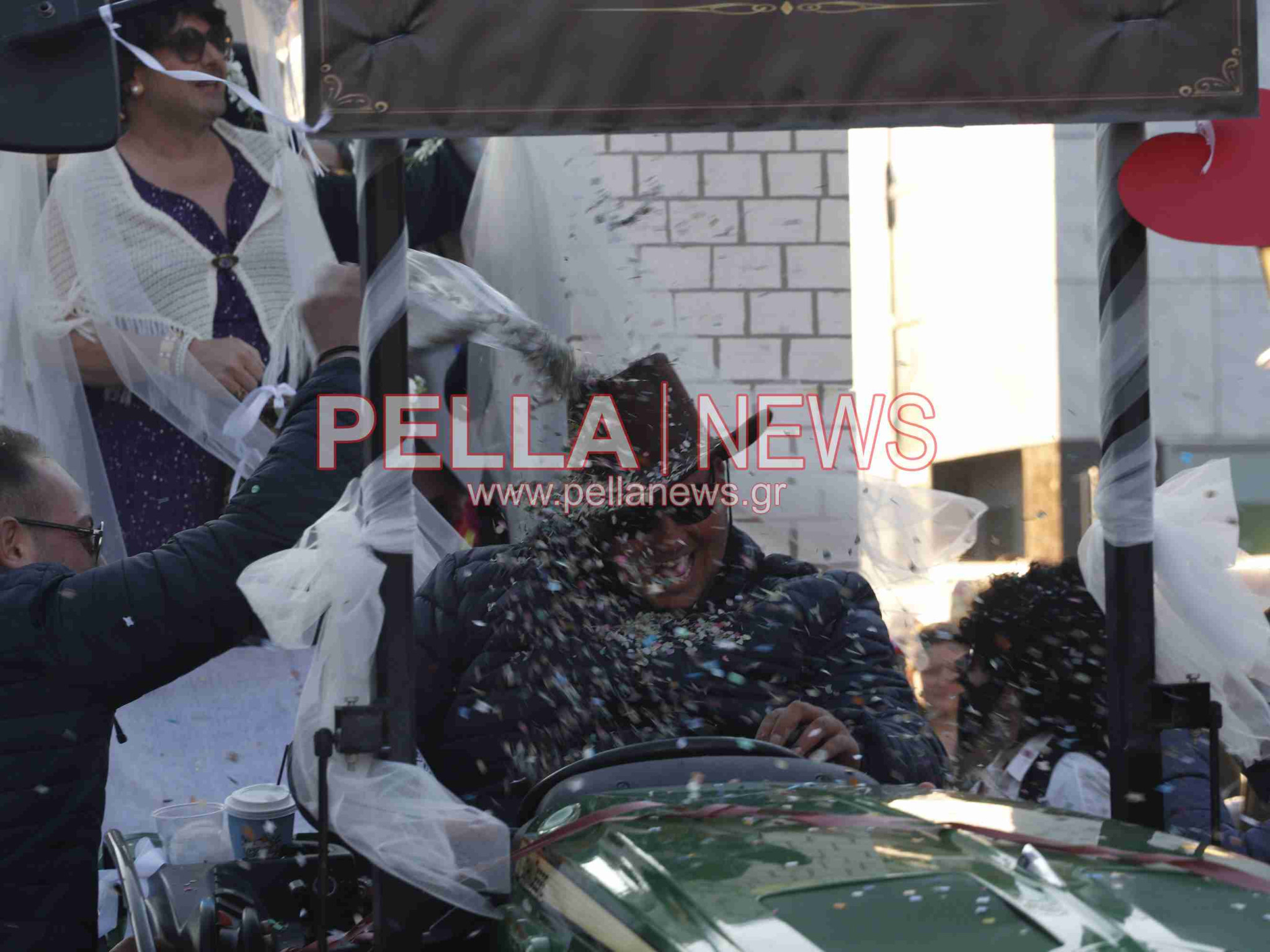 Σκυδραϊκό καρναβάλι: Η καλή και η κακή διατροφή, οι σούπερ ήρωες και ο γάμος στο χωριό η πρώτη τριάδα της παρέλασης