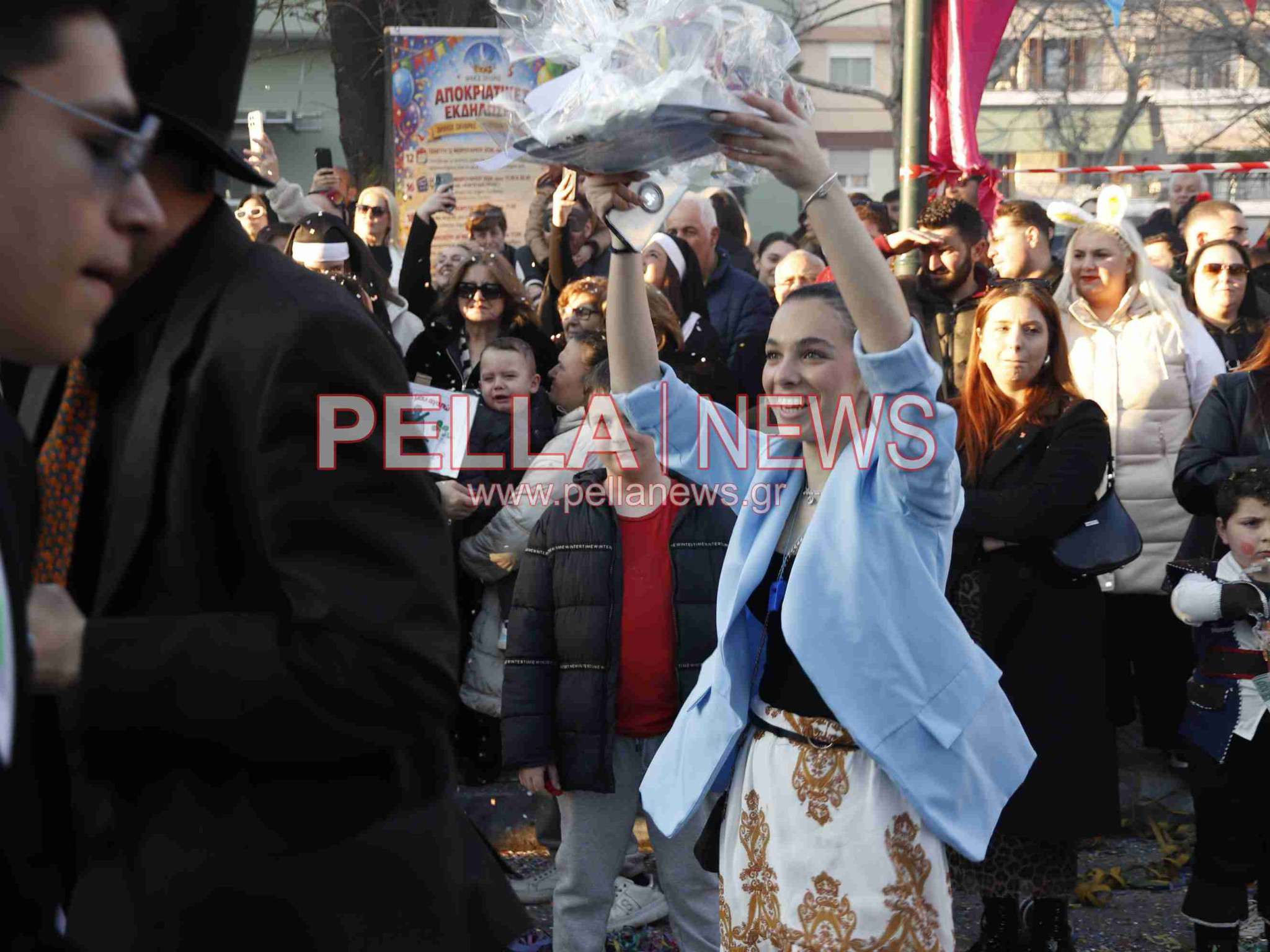 Σκυδραϊκό καρναβάλι: Η καλή και η κακή διατροφή, οι σούπερ ήρωες και ο γάμος στο χωριό η πρώτη τριάδα της παρέλασης