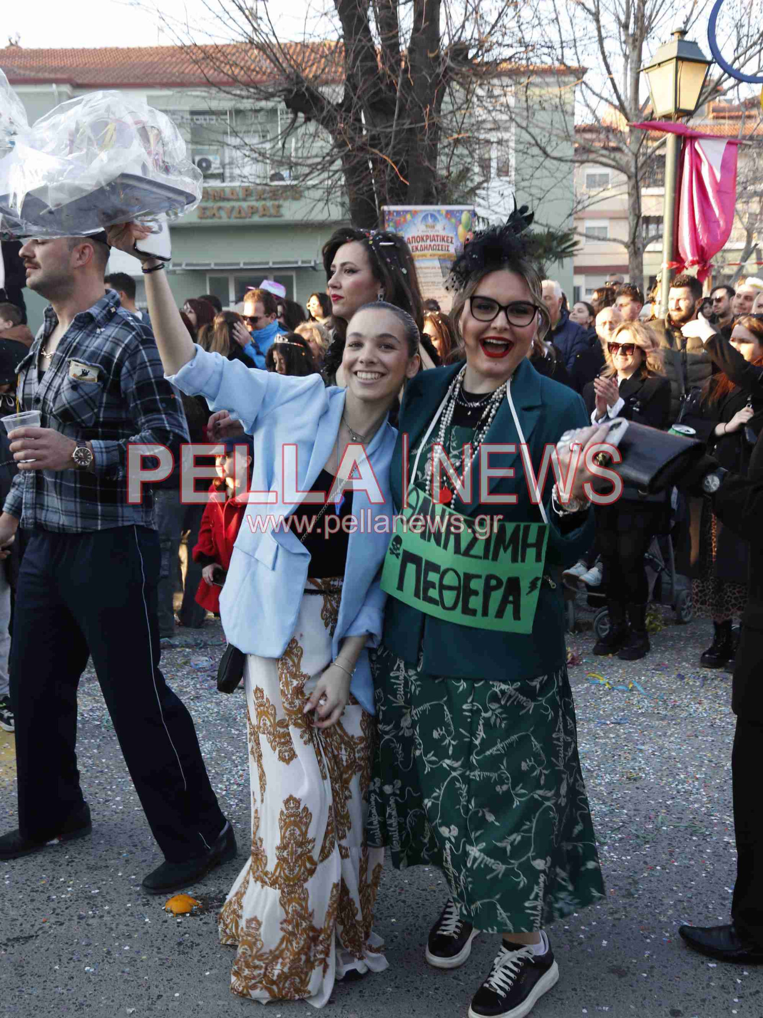 Σκυδραϊκό καρναβάλι: Η καλή και η κακή διατροφή, οι σούπερ ήρωες και ο γάμος στο χωριό η πρώτη τριάδα της παρέλασης