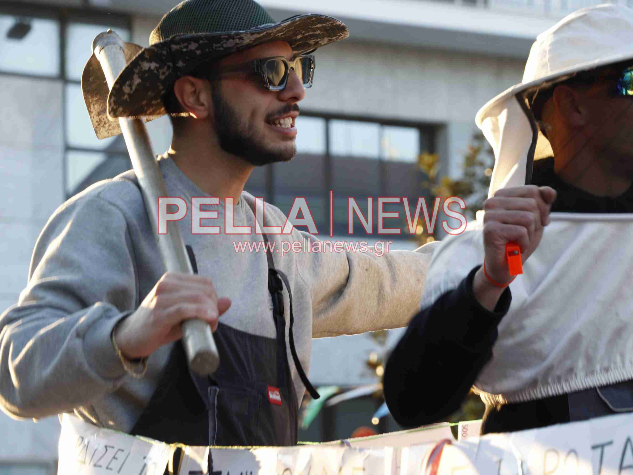 Σκυδραϊκό καρναβάλι: Η καλή και η κακή διατροφή, οι σούπερ ήρωες και ο γάμος στο χωριό η πρώτη τριάδα της παρέλασης