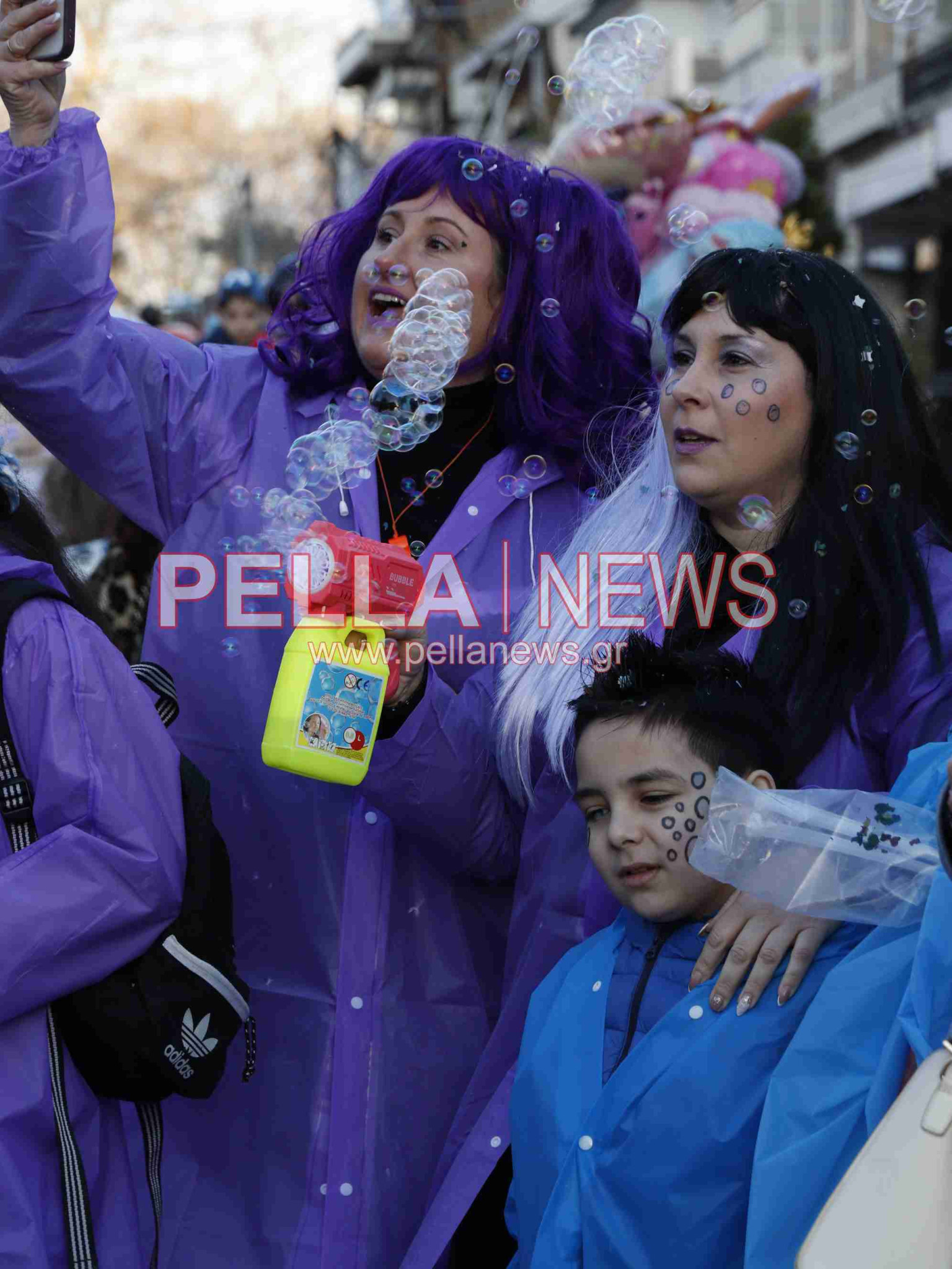 Σκυδραϊκό καρναβάλι: Η καλή και η κακή διατροφή, οι σούπερ ήρωες και ο γάμος στο χωριό η πρώτη τριάδα της παρέλασης
