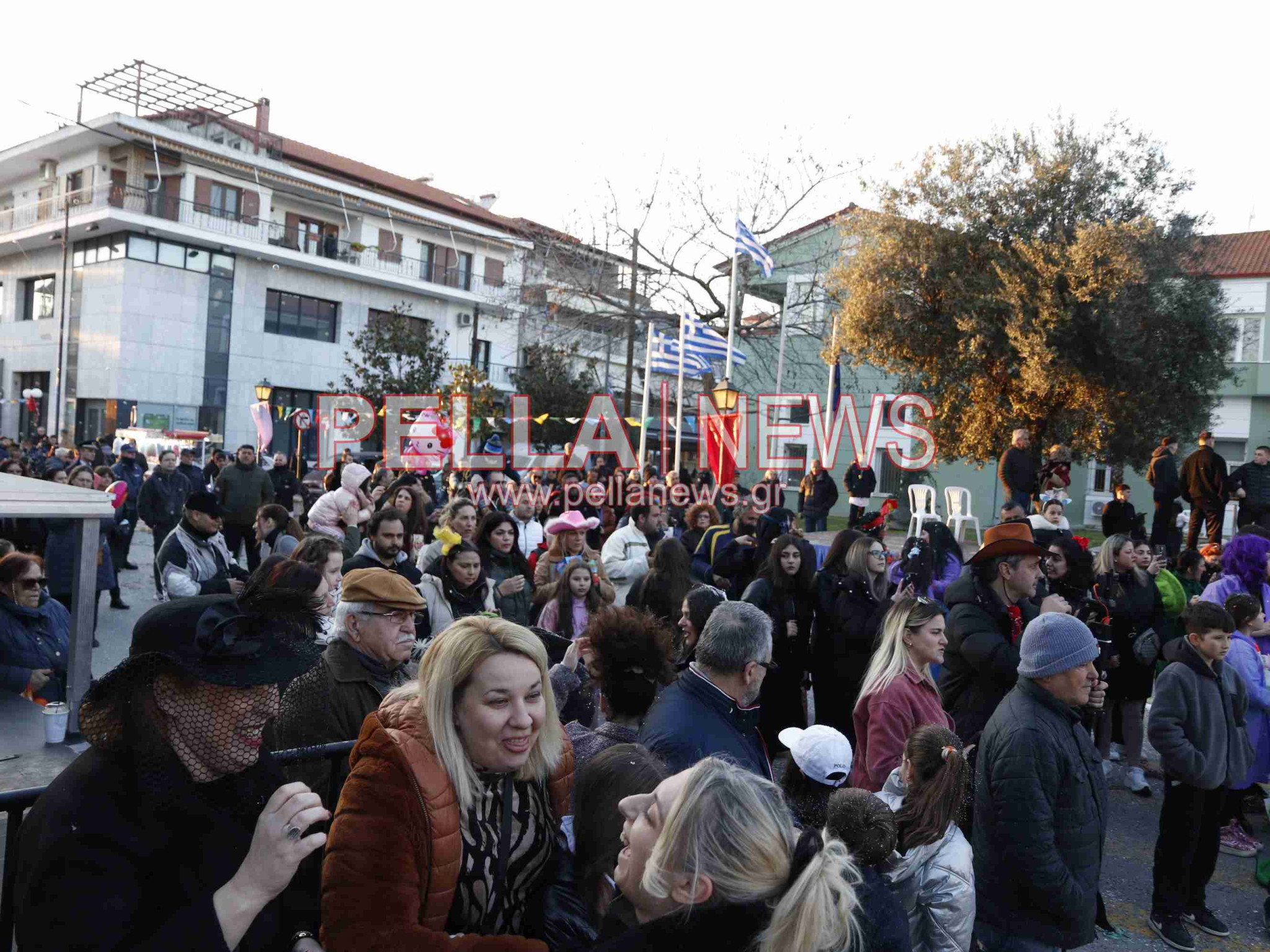 Σκυδραϊκό καρναβάλι: Η καλή και η κακή διατροφή, οι σούπερ ήρωες και ο γάμος στο χωριό η πρώτη τριάδα της παρέλασης