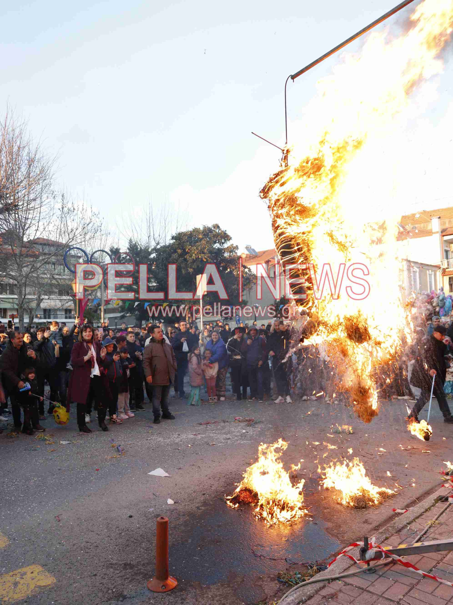 Σκυδραϊκό καρναβάλι: Η καλή και η κακή διατροφή, οι σούπερ ήρωες και ο γάμος στο χωριό η πρώτη τριάδα της παρέλασης