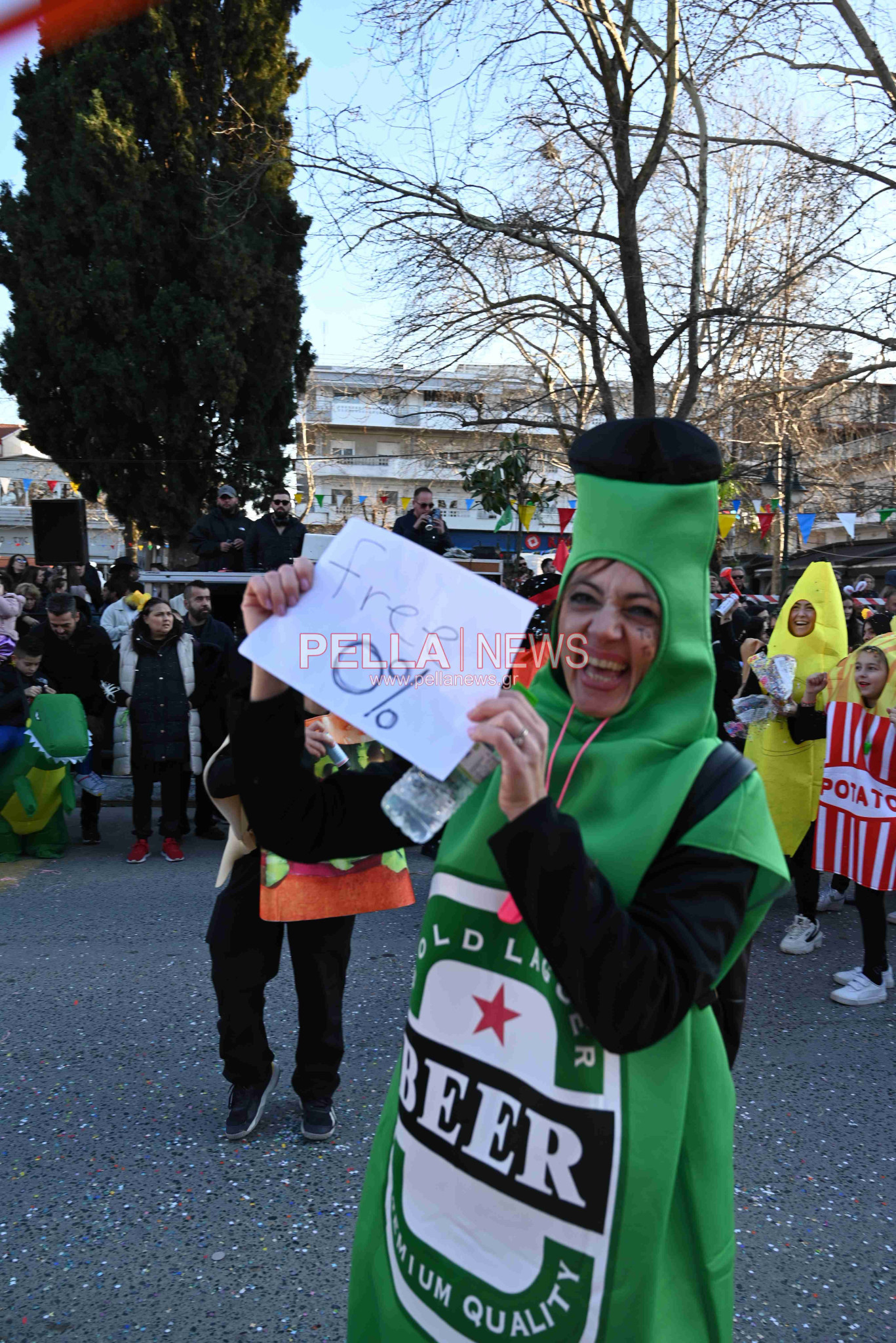 Σκυδραϊκό καρναβάλι: Η καλή και η κακή διατροφή, οι σούπερ ήρωες και ο γάμος στο χωριό η πρώτη τριάδα της παρέλασης
