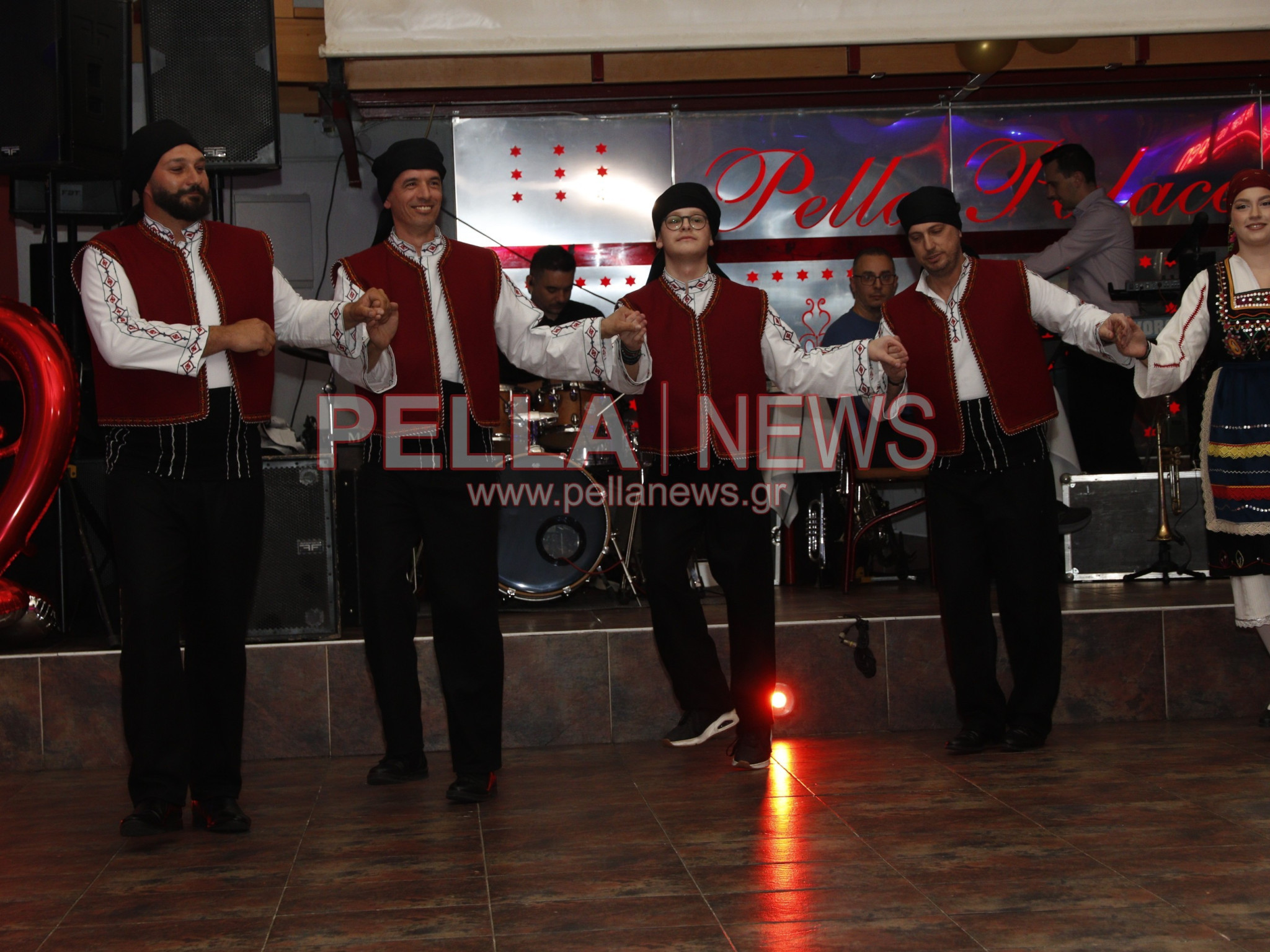 Λαμπερός και Κατάμεστος ο Ετήσιος Χορός του Συλλόγου Γαλατάδων (φωτογραφίες)