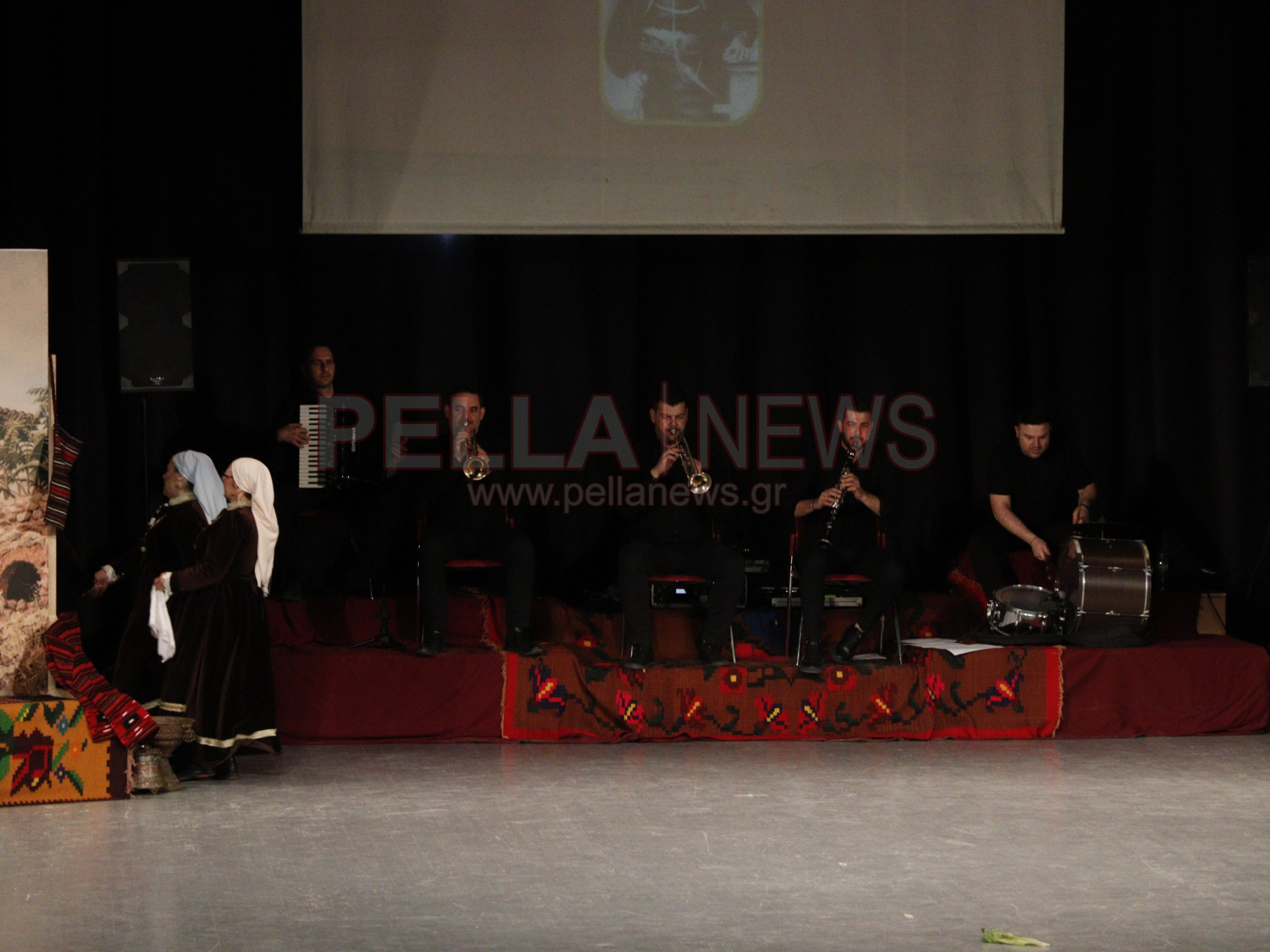 Ασβεσταριό: η μνήμη που έγινε παράδοση, Χορός, συγκίνηση και μνήμες σε μια ξεχωριστή παράσταση (φωτογραφίες/βίντεο