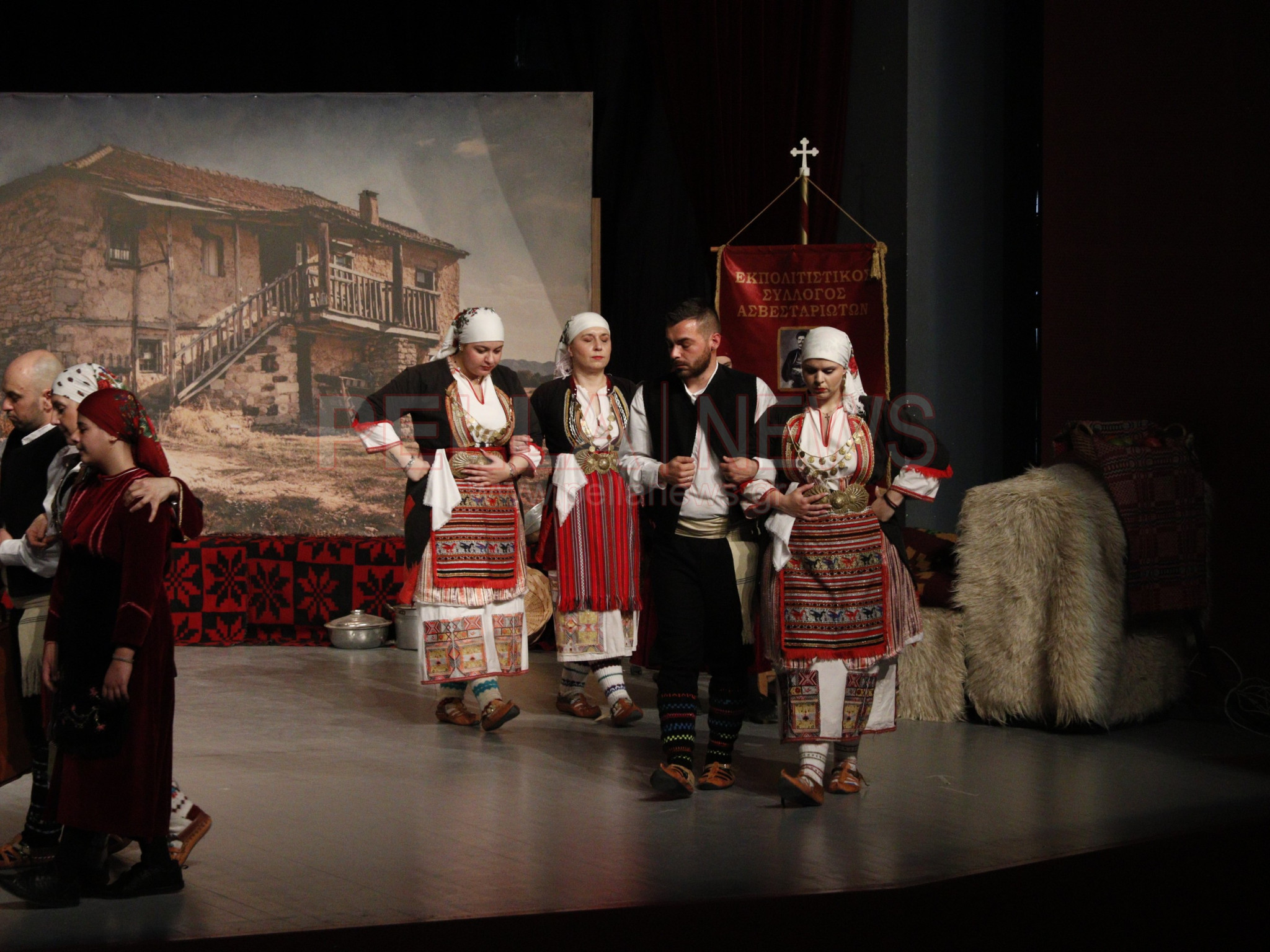 Ασβεσταριό: η μνήμη που έγινε παράδοση, Χορός, συγκίνηση και μνήμες σε μια ξεχωριστή παράσταση (φωτογραφίες/βίντεο