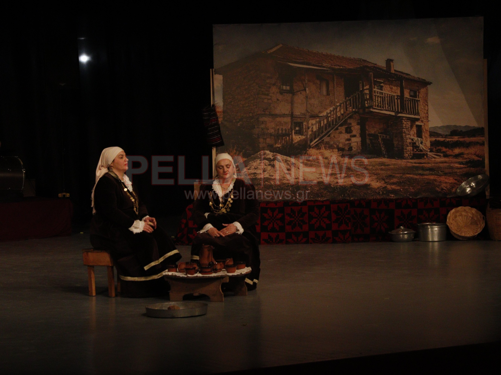 Ασβεσταριό: η μνήμη που έγινε παράδοση, Χορός, συγκίνηση και μνήμες σε μια ξεχωριστή παράσταση (φωτογραφίες/βίντεο