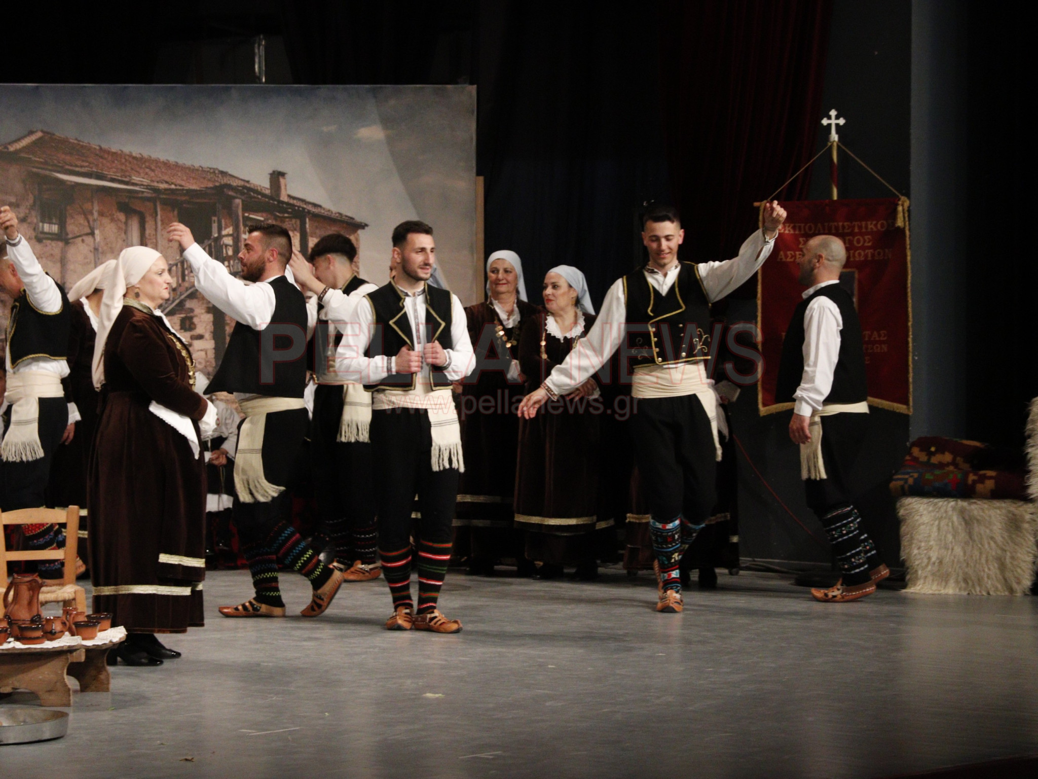 Ασβεσταριό: η μνήμη που έγινε παράδοση, Χορός, συγκίνηση και μνήμες σε μια ξεχωριστή παράσταση (φωτογραφίες/βίντεο