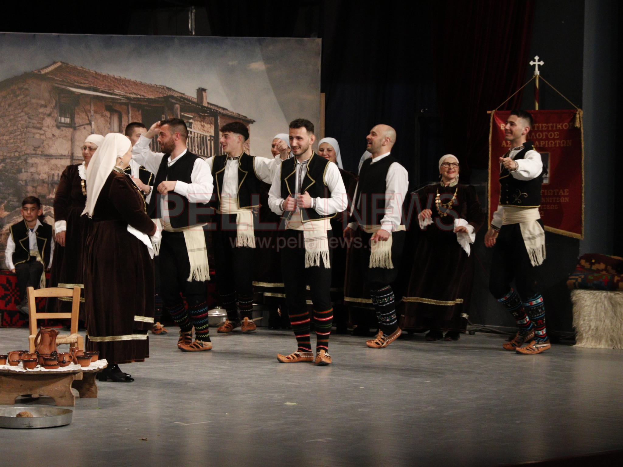 Ασβεσταριό: η μνήμη που έγινε παράδοση, Χορός, συγκίνηση και μνήμες σε μια ξεχωριστή παράσταση (φωτογραφίες/βίντεο