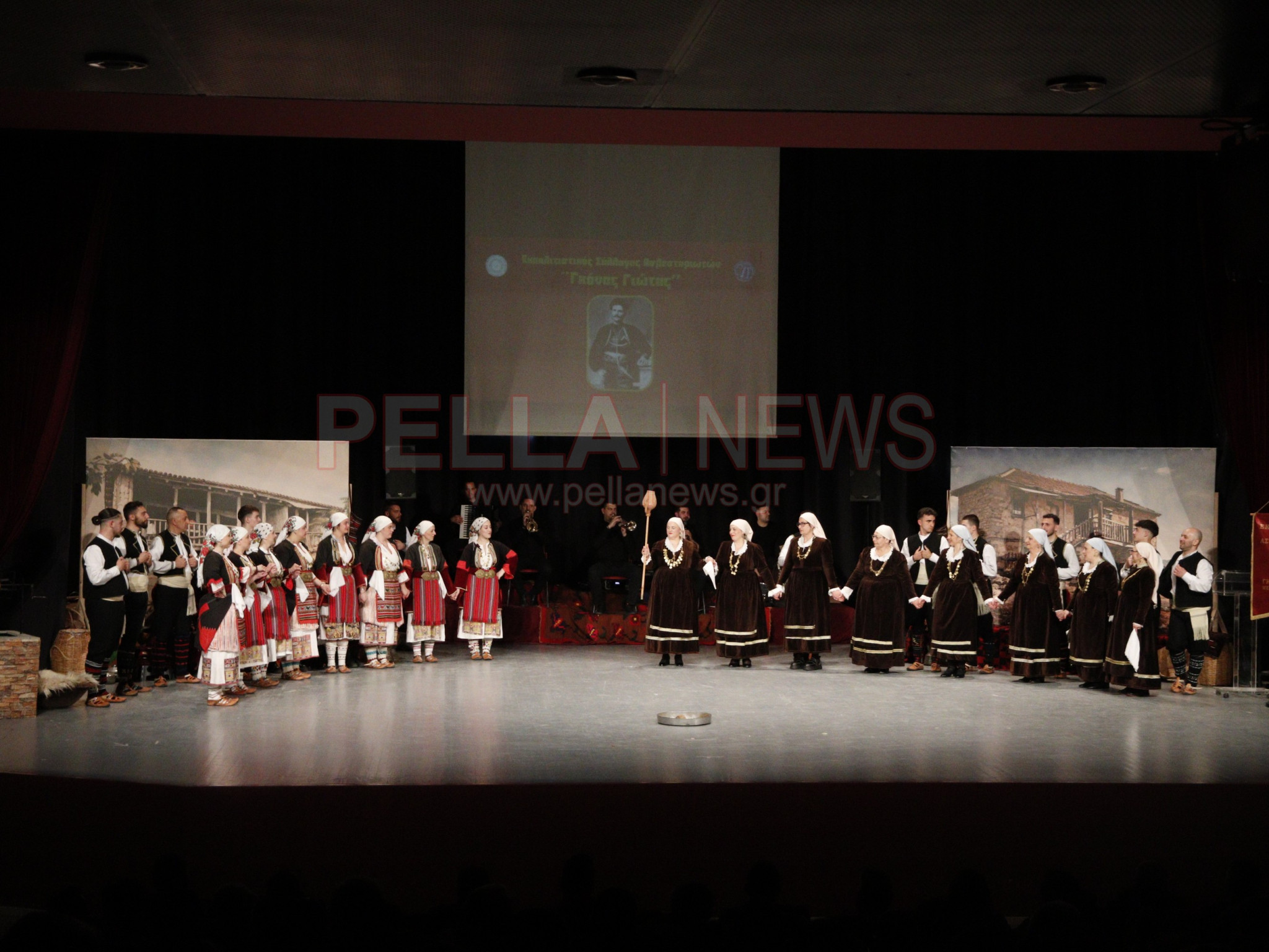 Ασβεσταριό: η μνήμη που έγινε παράδοση, Χορός, συγκίνηση και μνήμες σε μια ξεχωριστή παράσταση (φωτογραφίες/βίντεο