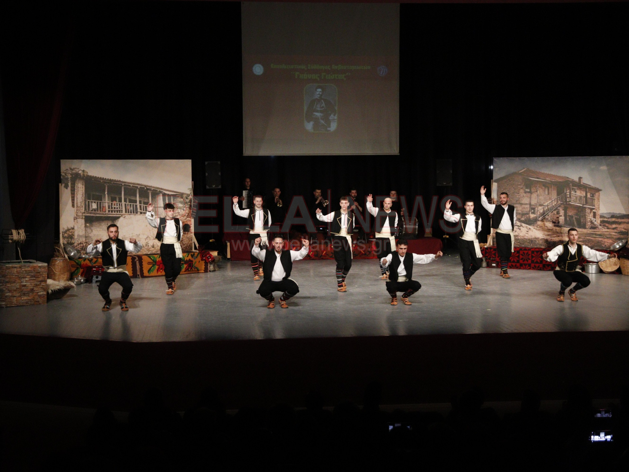 Ασβεσταριό: η μνήμη που έγινε παράδοση, Χορός, συγκίνηση και μνήμες σε μια ξεχωριστή παράσταση (φωτογραφίες/βίντεο