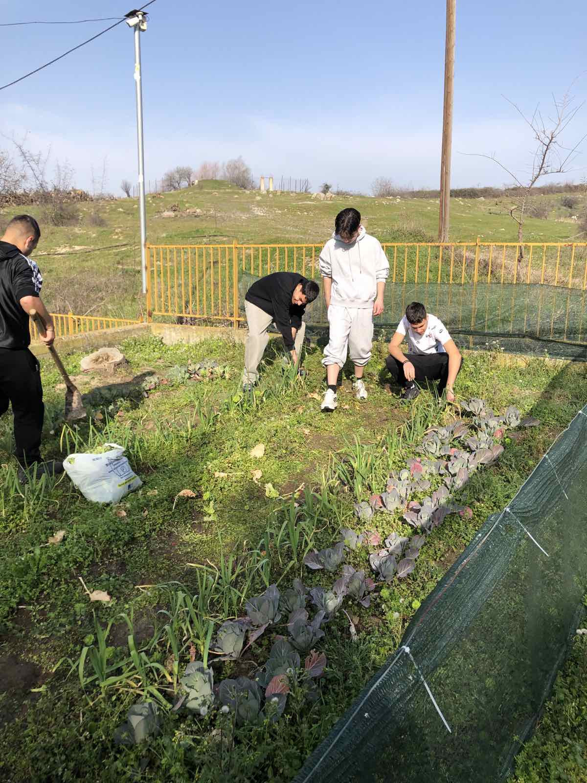 Το ΓΕΛ Καλής προσφέρει τη δική του συγκομιδή στο συσσίτιο του Ι.Ν. Αγίου Στεφάνου Σκύδρας