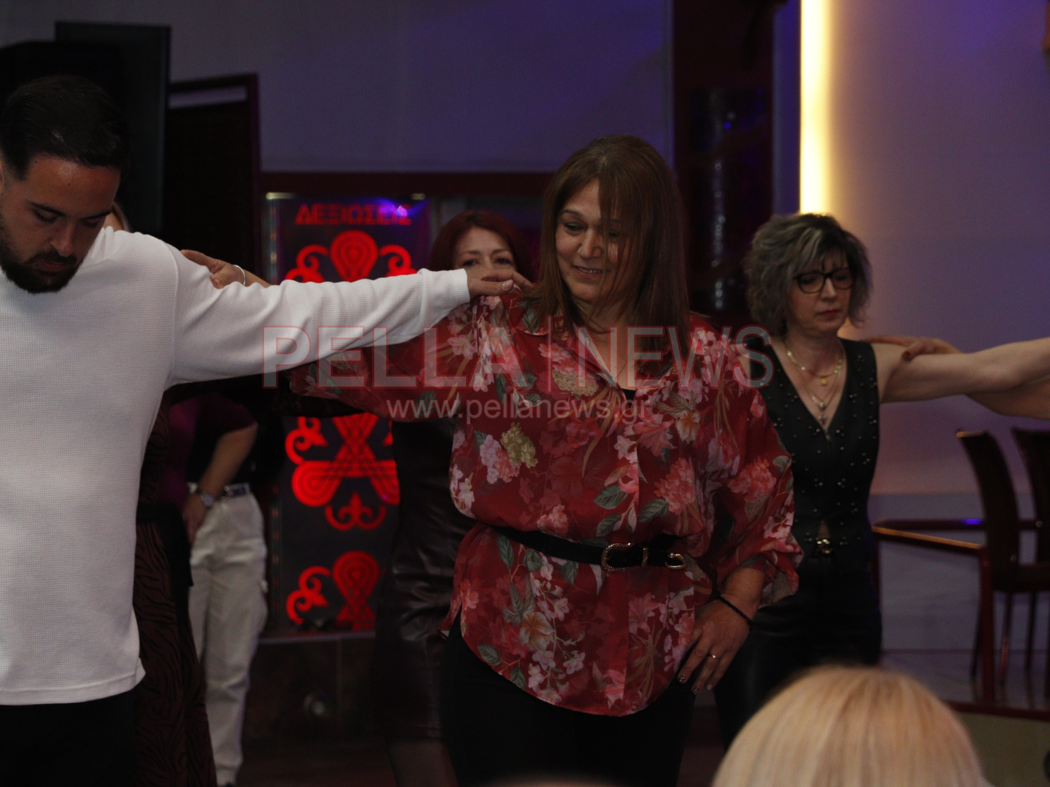 Εντυπωσιακός ο πρώτος ετήσιος χορός του Συλλόγου Τριφυλλίου "Μέγας Αλέξανδρος" (φωτογραφίες/βίντεο)