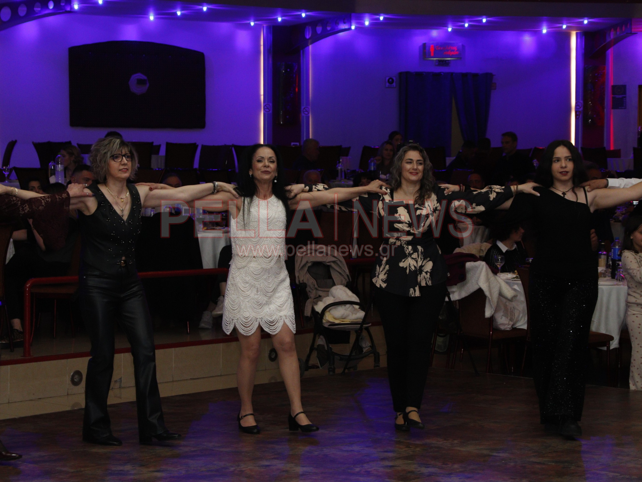 Εντυπωσιακός ο πρώτος ετήσιος χορός του Συλλόγου Τριφυλλίου "Μέγας Αλέξανδρος" (φωτογραφίες/βίντεο)