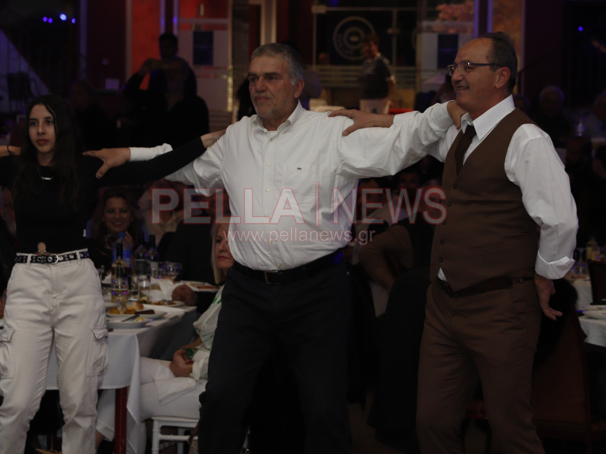 Εντυπωσιακός ο πρώτος ετήσιος χορός του Συλλόγου Τριφυλλίου "Μέγας Αλέξανδρος" (φωτογραφίες/βίντεο)