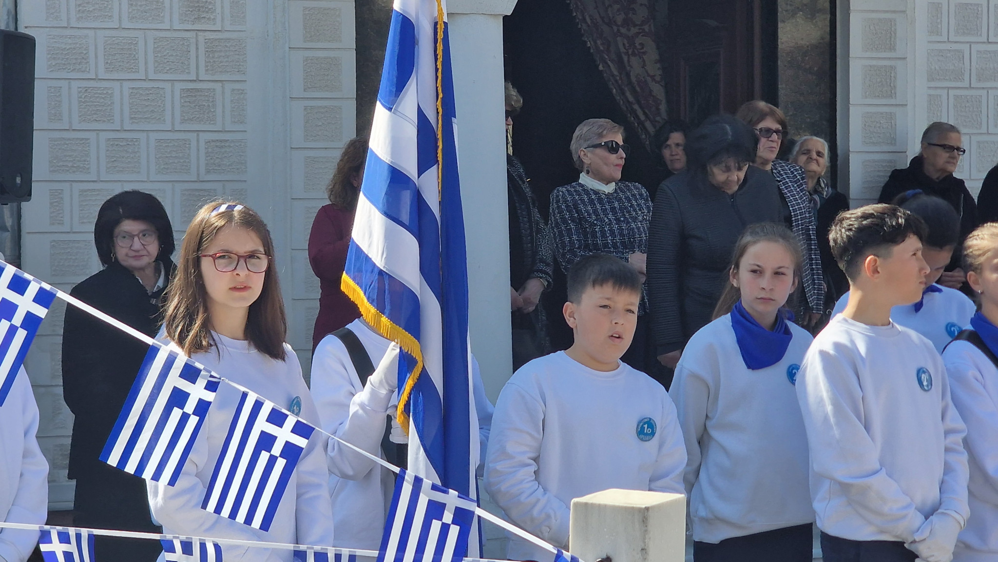 Μαζική συμμετοχή και σύμμαχος ο καιρός στην επιμνημόσυνη δέηση και τη μαθητική παρέλαση στην Αριδαία