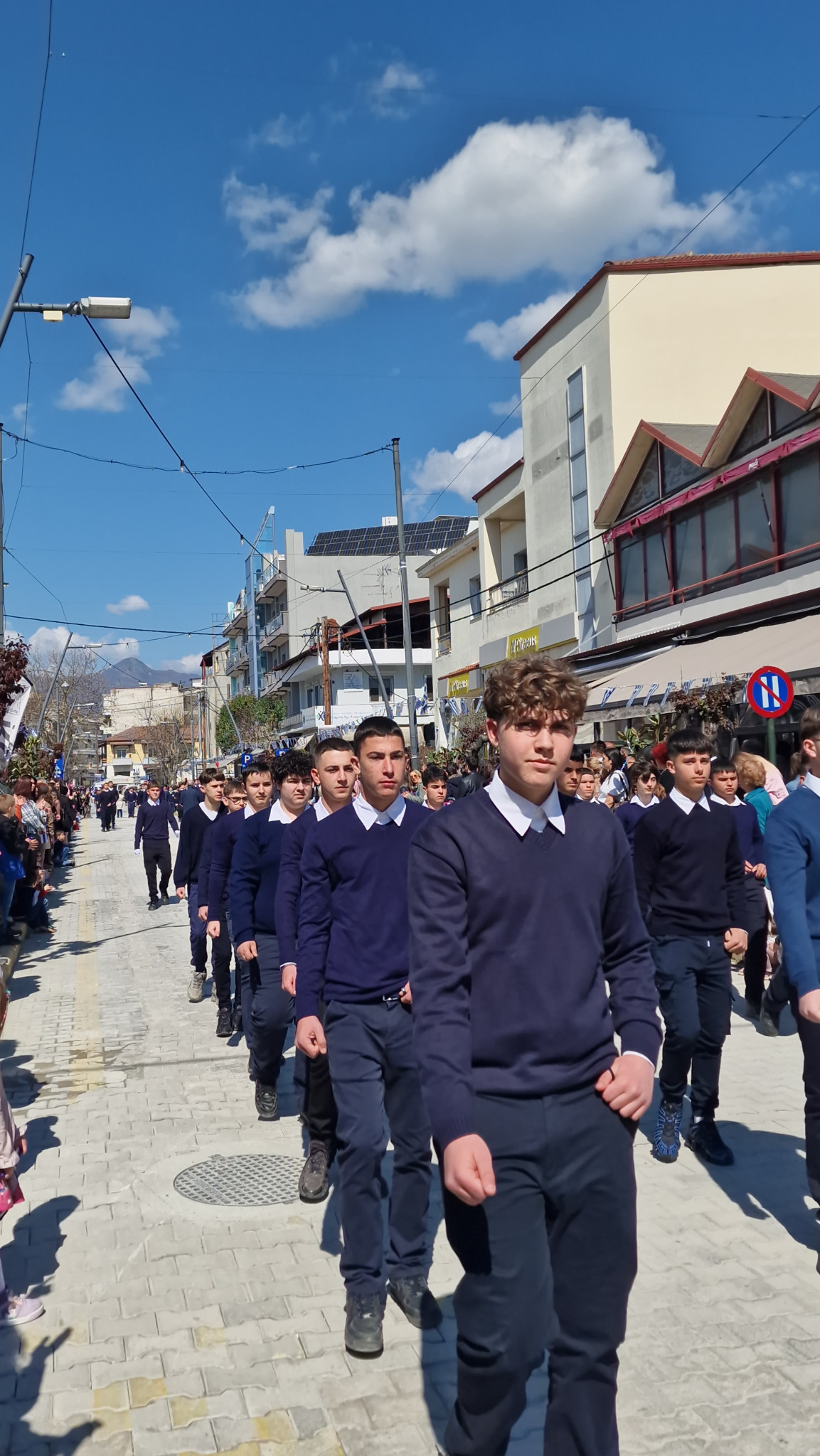 Μαζική συμμετοχή και σύμμαχος ο καιρός στην επιμνημόσυνη δέηση και τη μαθητική παρέλαση στην Αριδαία