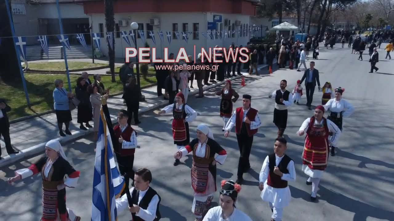 Παρέλαση 25ης Μαρτίου στους Γαλατάδες (φωτογραφίες & βιντεο)