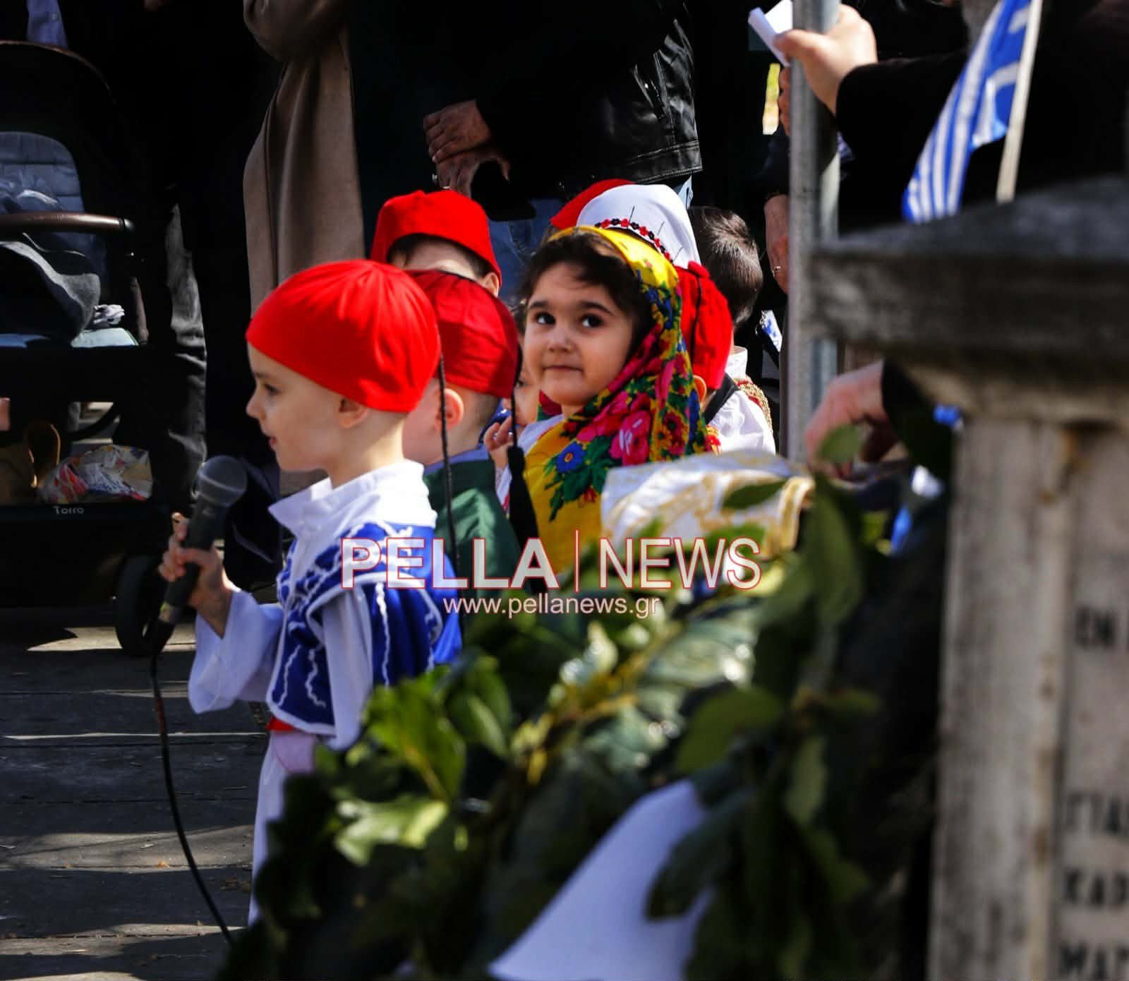 Παρέλαση 25ης Μαρτίου στους Γαλατάδες (φωτογραφίες & βιντεο)