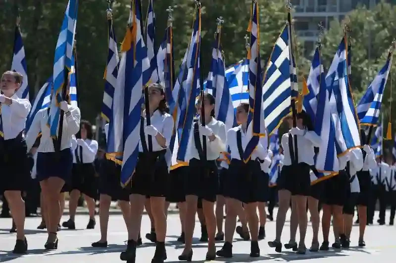 Παρουσία του Προέδρου της ΝΙΚΗΣ Δημήτρη Νατσιού, στη μαθητική παρέλαση της Θεσσαλονίκης για την Εθνική Επέτειο της 25ης Μαρτίου