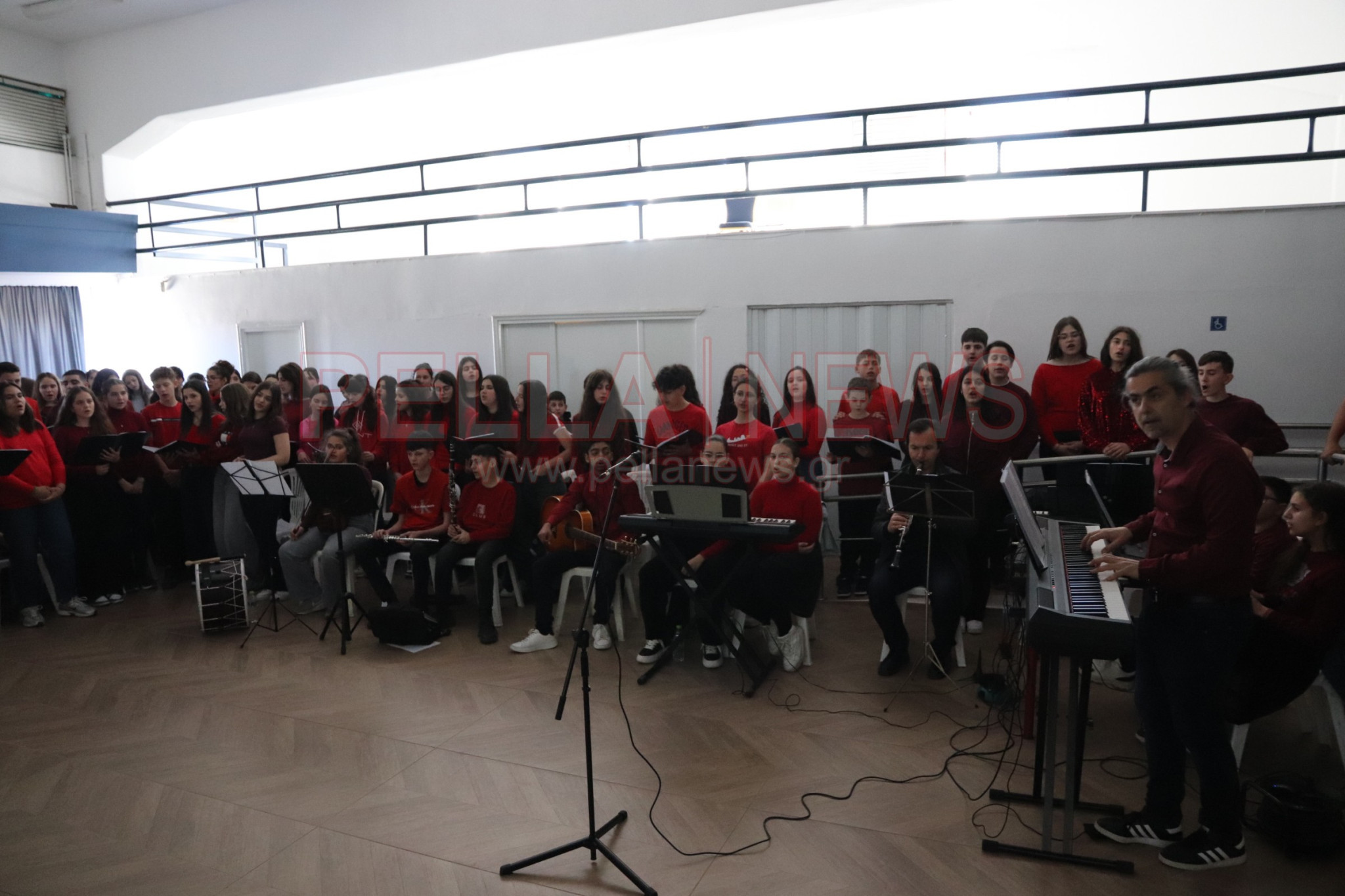 «Ρίμες και όνειρα» στη Σκύδρα: Μαθητές έδωσαν φωνή στην ποίηση μέσα από μια ξεχωριστή εκδήλωση (βιντεο)