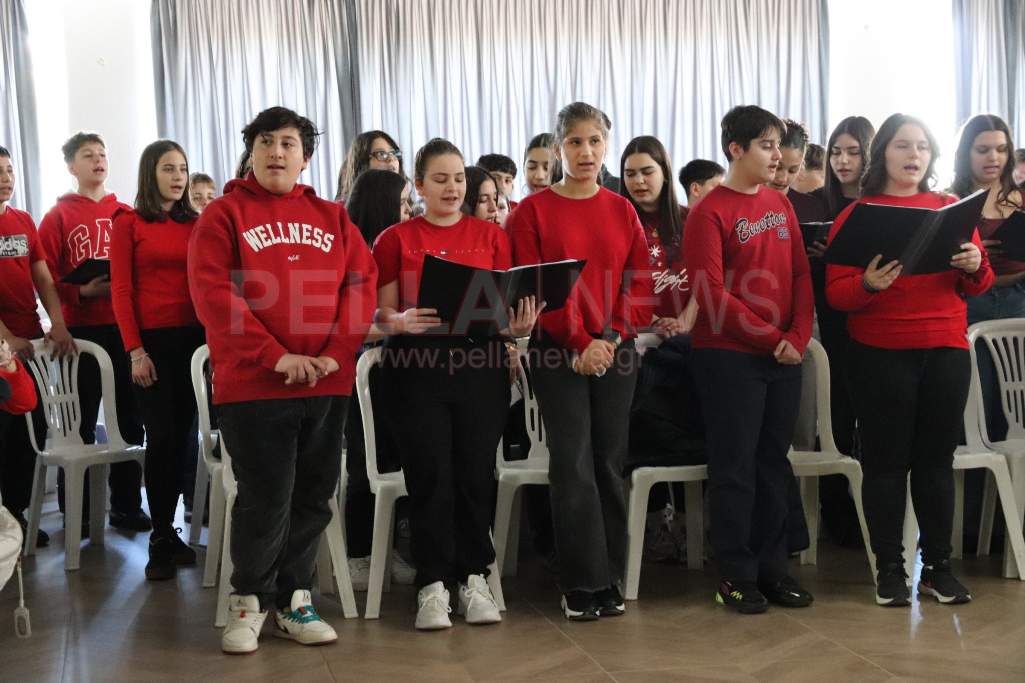 «Ρίμες και όνειρα» στη Σκύδρα: Μαθητές έδωσαν φωνή στην ποίηση μέσα από μια ξεχωριστή εκδήλωση (βιντεο)