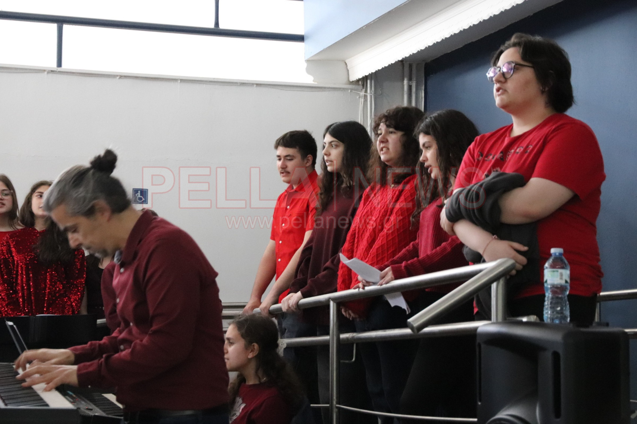 «Ρίμες και όνειρα» στη Σκύδρα: Μαθητές έδωσαν φωνή στην ποίηση μέσα από μια ξεχωριστή εκδήλωση (βιντεο)