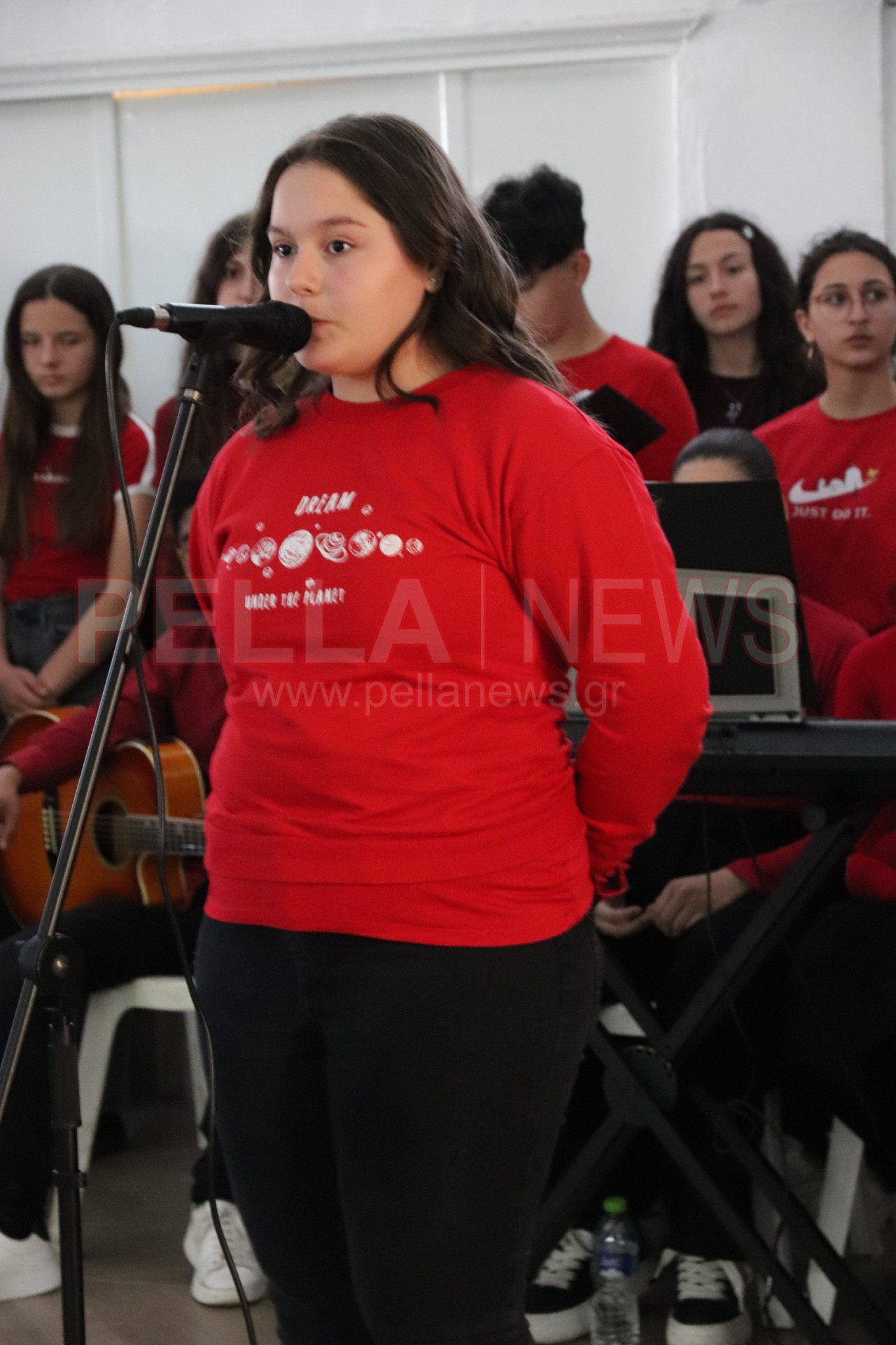 «Ρίμες και όνειρα» στη Σκύδρα: Μαθητές έδωσαν φωνή στην ποίηση μέσα από μια ξεχωριστή εκδήλωση (βιντεο)