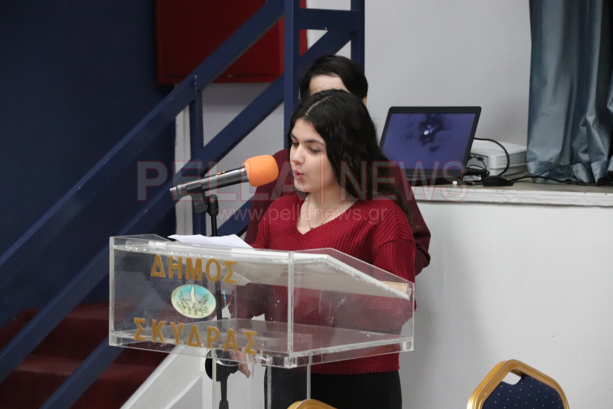 «Ρίμες και όνειρα» στη Σκύδρα: Μαθητές έδωσαν φωνή στην ποίηση μέσα από μια ξεχωριστή εκδήλωση (βιντεο)