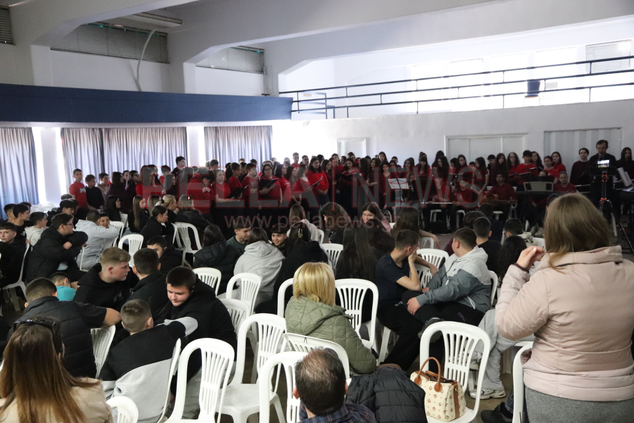 «Ρίμες και όνειρα» στη Σκύδρα: Μαθητές έδωσαν φωνή στην ποίηση μέσα από μια ξεχωριστή εκδήλωση (βιντεο)