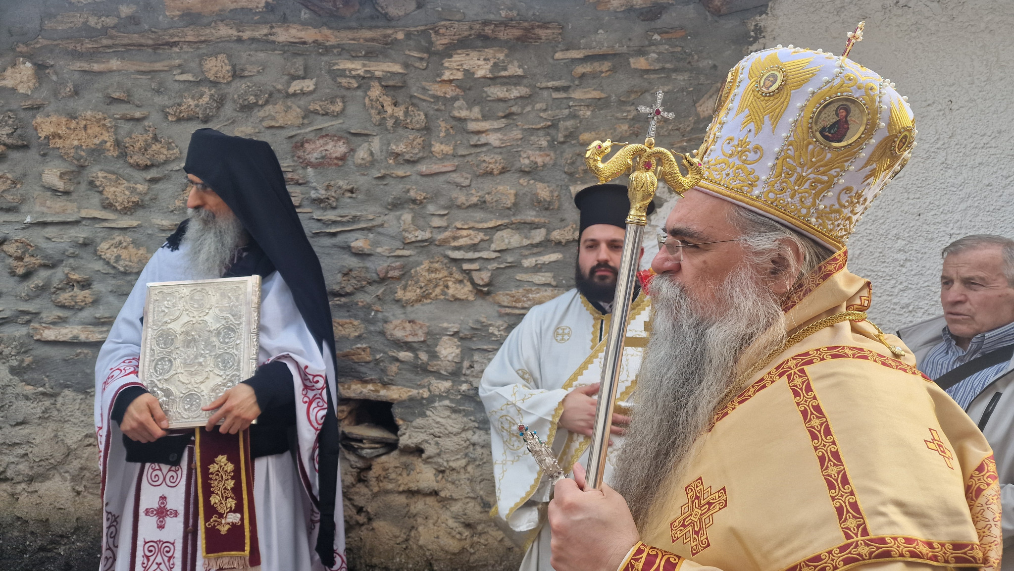 Με λαμπρότητα ο Εσπερινός της Αγάπης στην Ιερά Μονή Αρχαγγέλου Μιχαήλ Αλμωπίας παρουσία του Επισκόπου κ. Στεφάνου