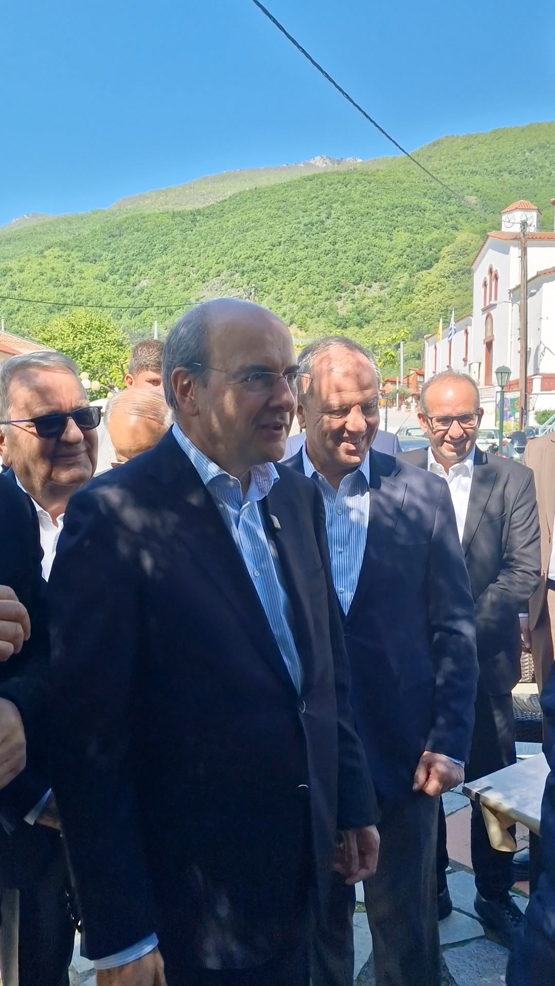 Έφτασε στους Προμάχους ο Κωστής  Χατζηδάκης: Θερμή  υποδοχή