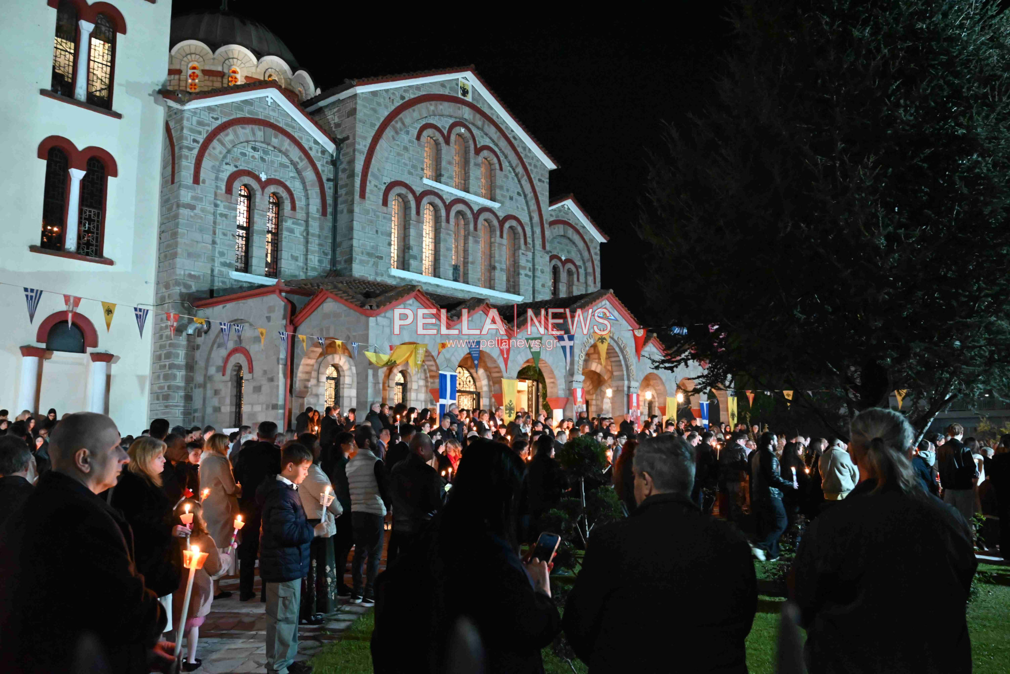 Η τελετή της Αναστάσεως στον Ιερό Ναό Αγίου Στεφάνου Σκύδρας