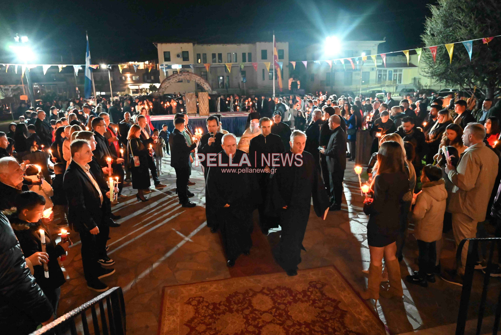 Η τελετή της Αναστάσεως στον Ιερό Ναό Αγίου Στεφάνου Σκύδρας