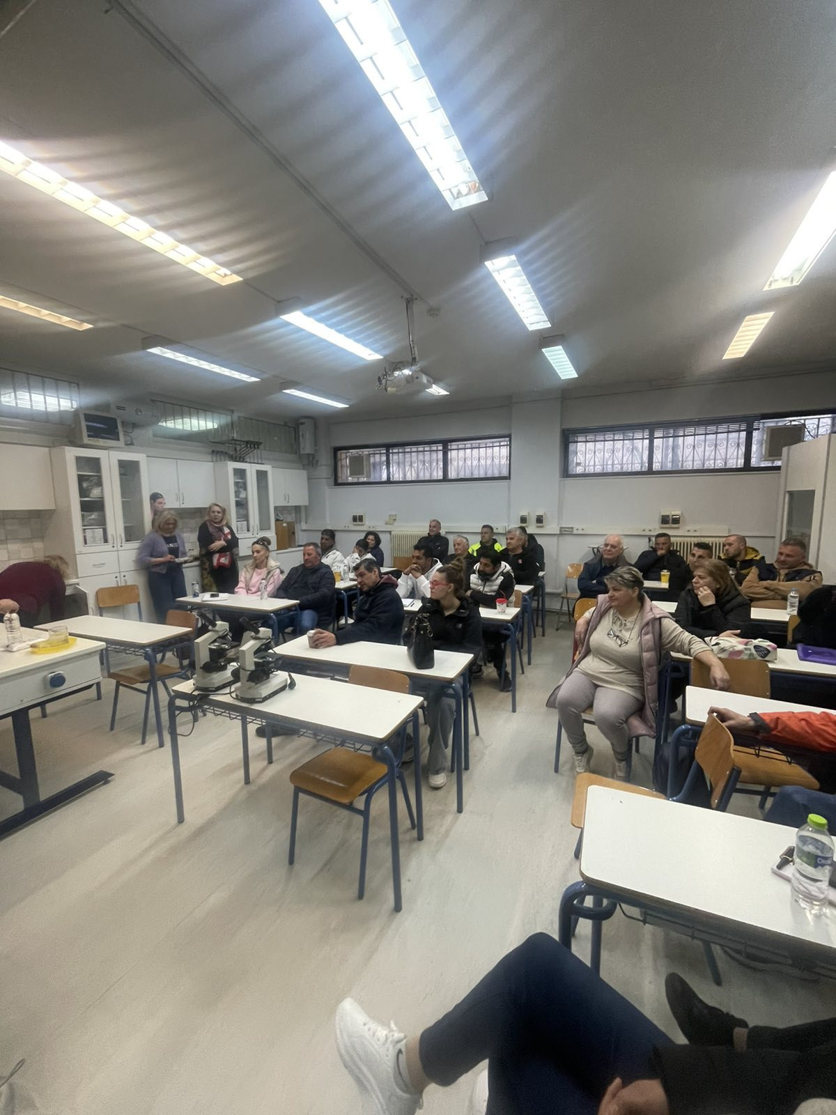 1ο ΓΕΛ και ΣΔΕ Έδεσσας -Δράση με τίτλο «Οι  θετικές επιστήμες στην καθημερινότητα»μια συνάντηση της Χημείας, της Βιολογίας και της Φυσικής