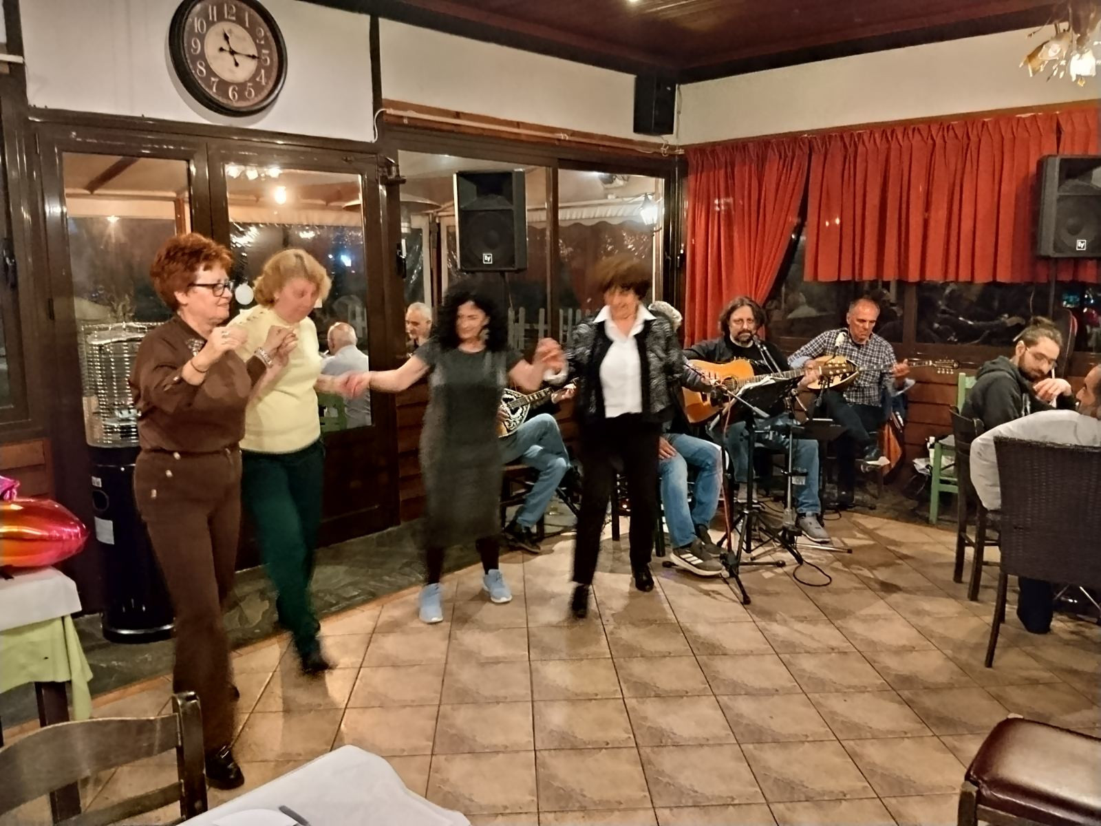 Συνάντηση των αποφοίτων Λυκείου Σκύδρας του 1981 μετά από 45 χρόνια